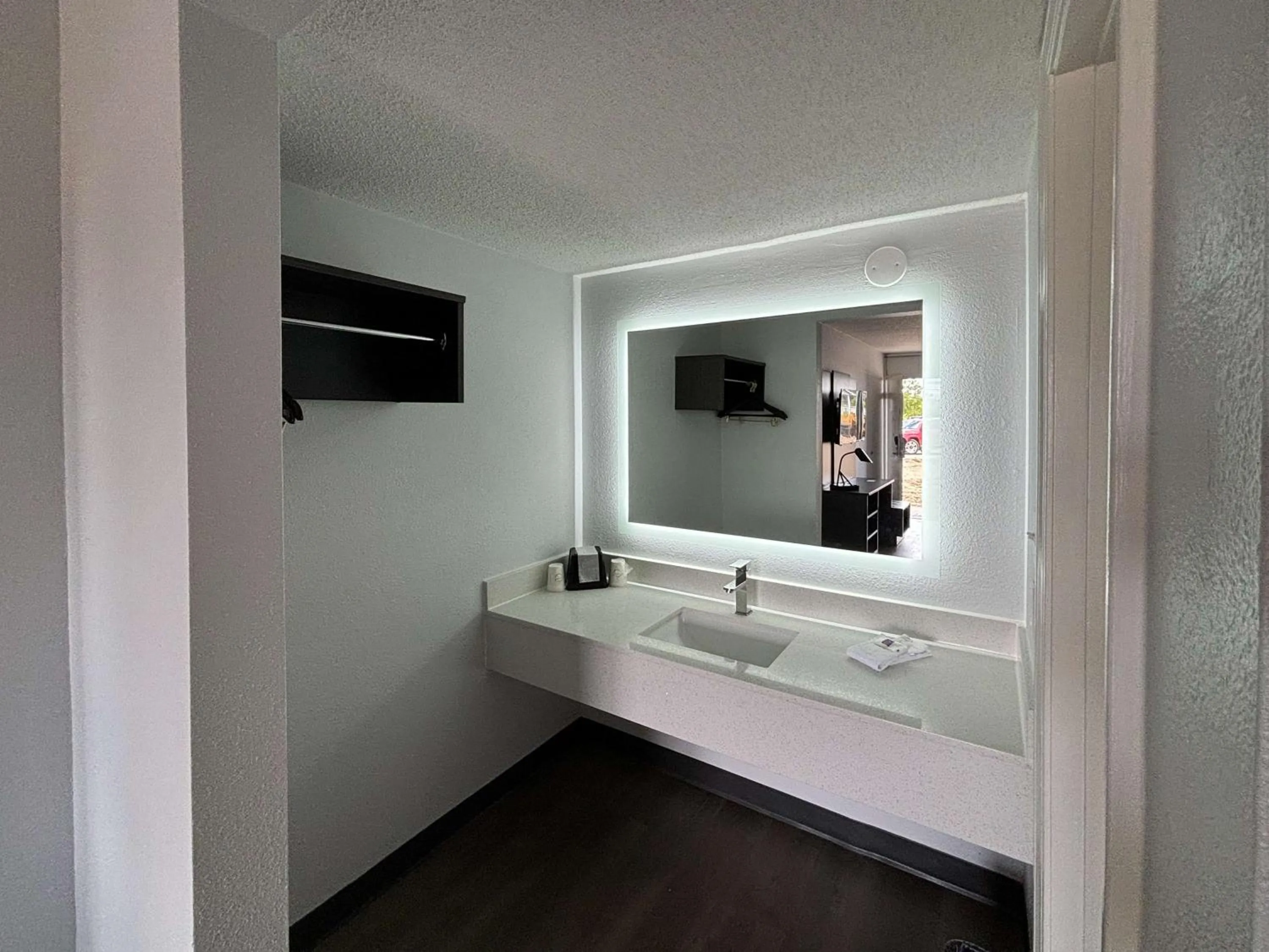 Bathroom in Motel 6 Richmond, KY EKU Campus Area