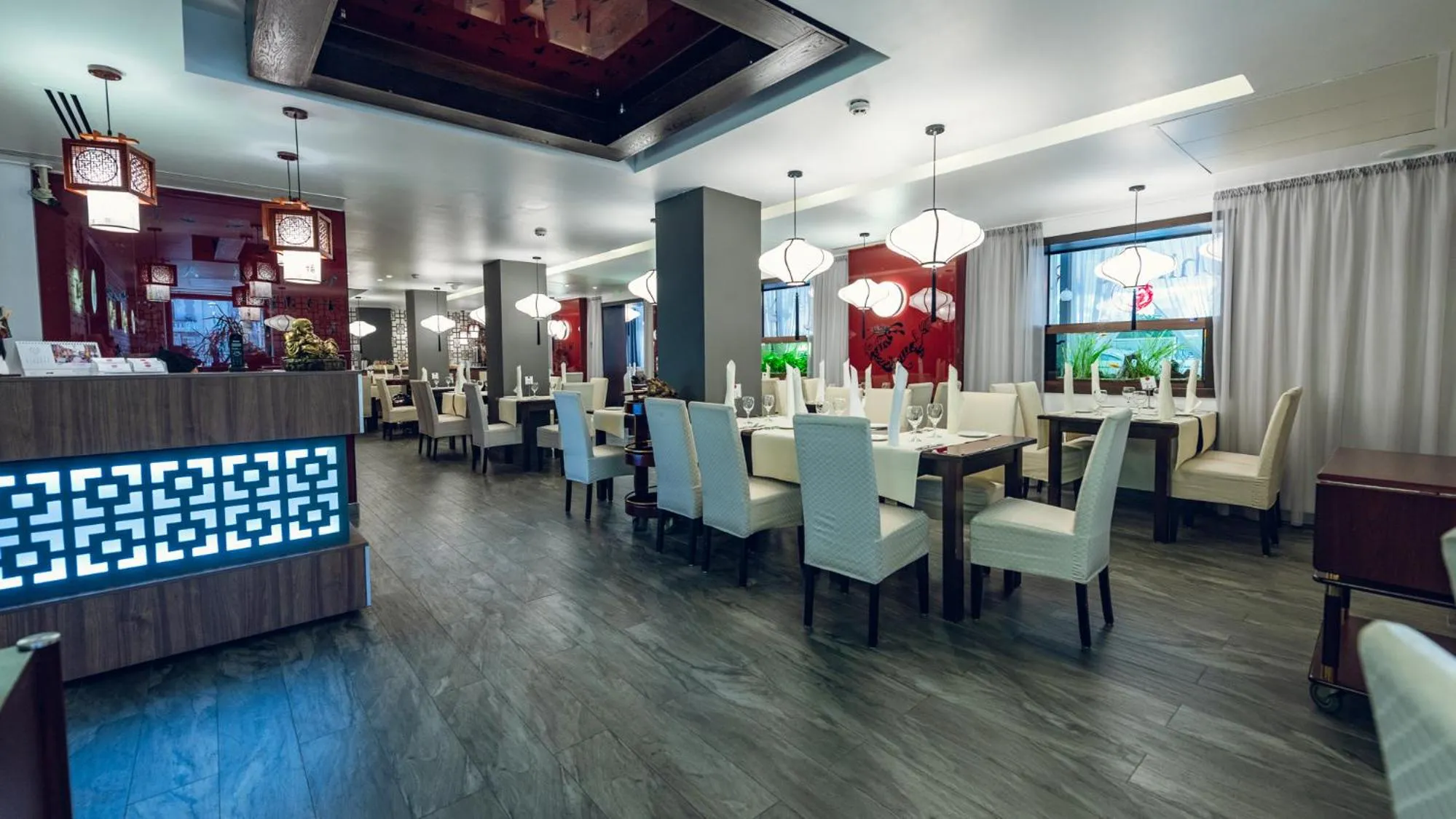 Restaurant/places to eat in Hotel Minerva