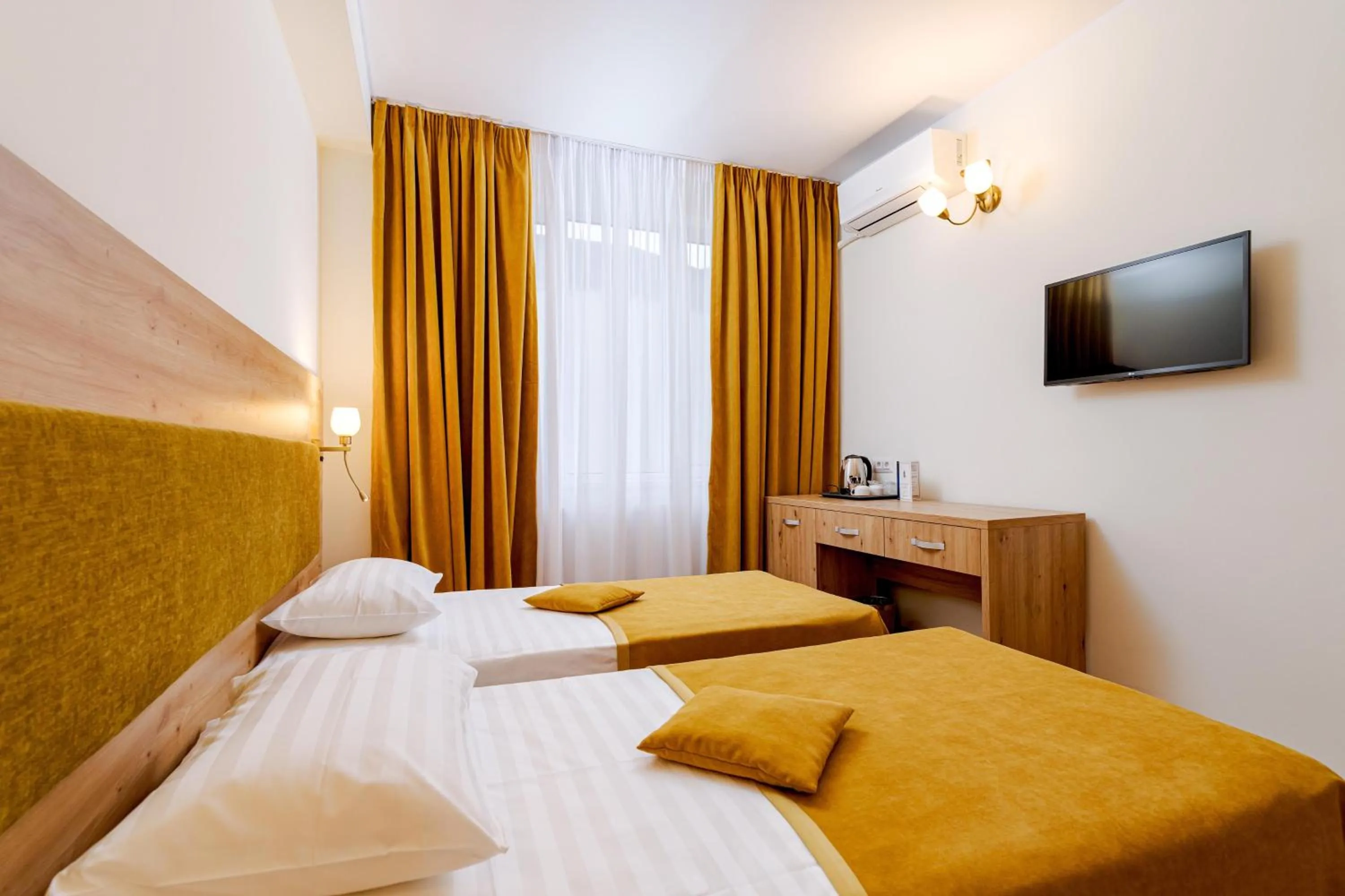 Photo of the whole room, Bed in Hotel Minerva