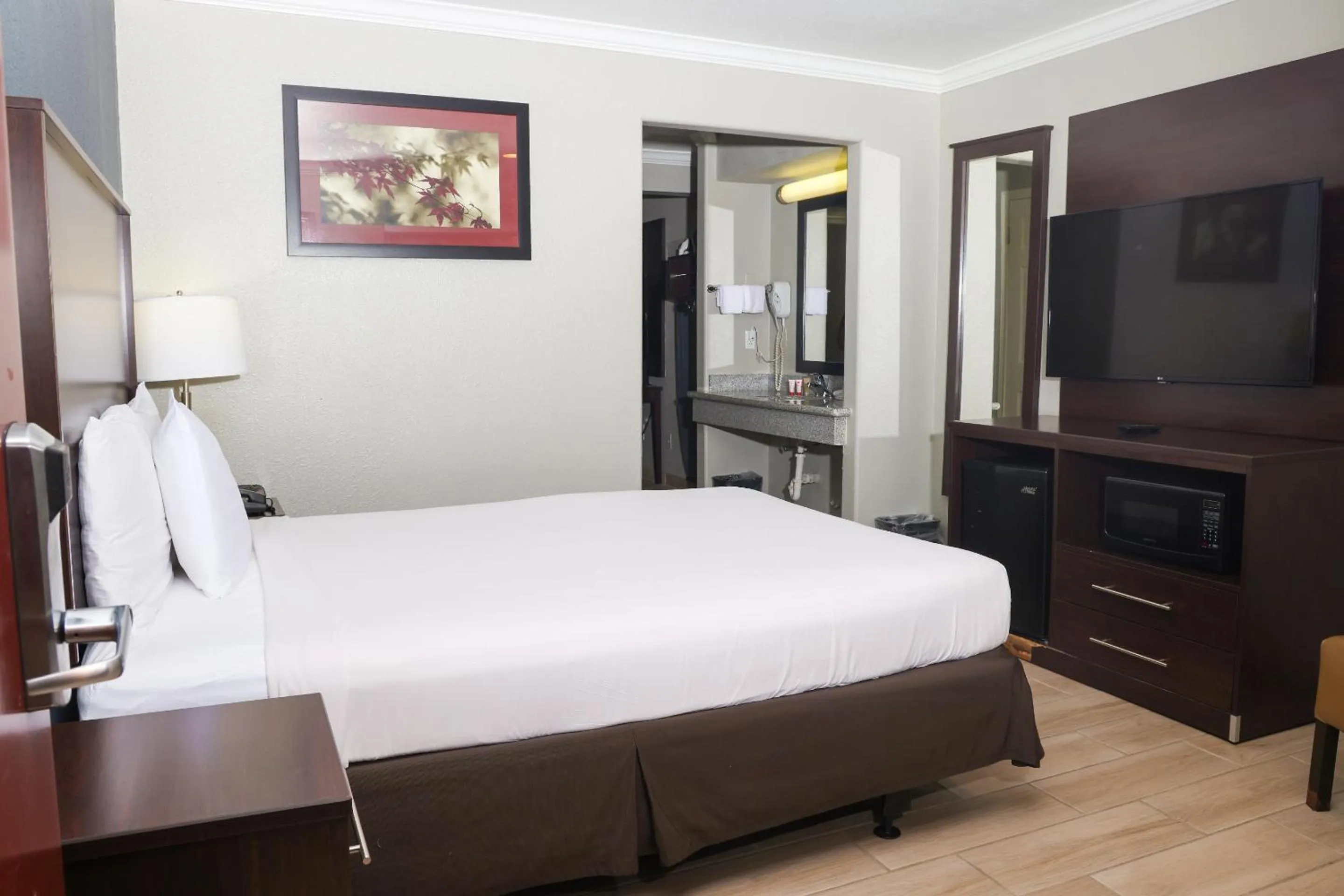 Bedroom, Bed in OYO Hotel McAllen Airport South
