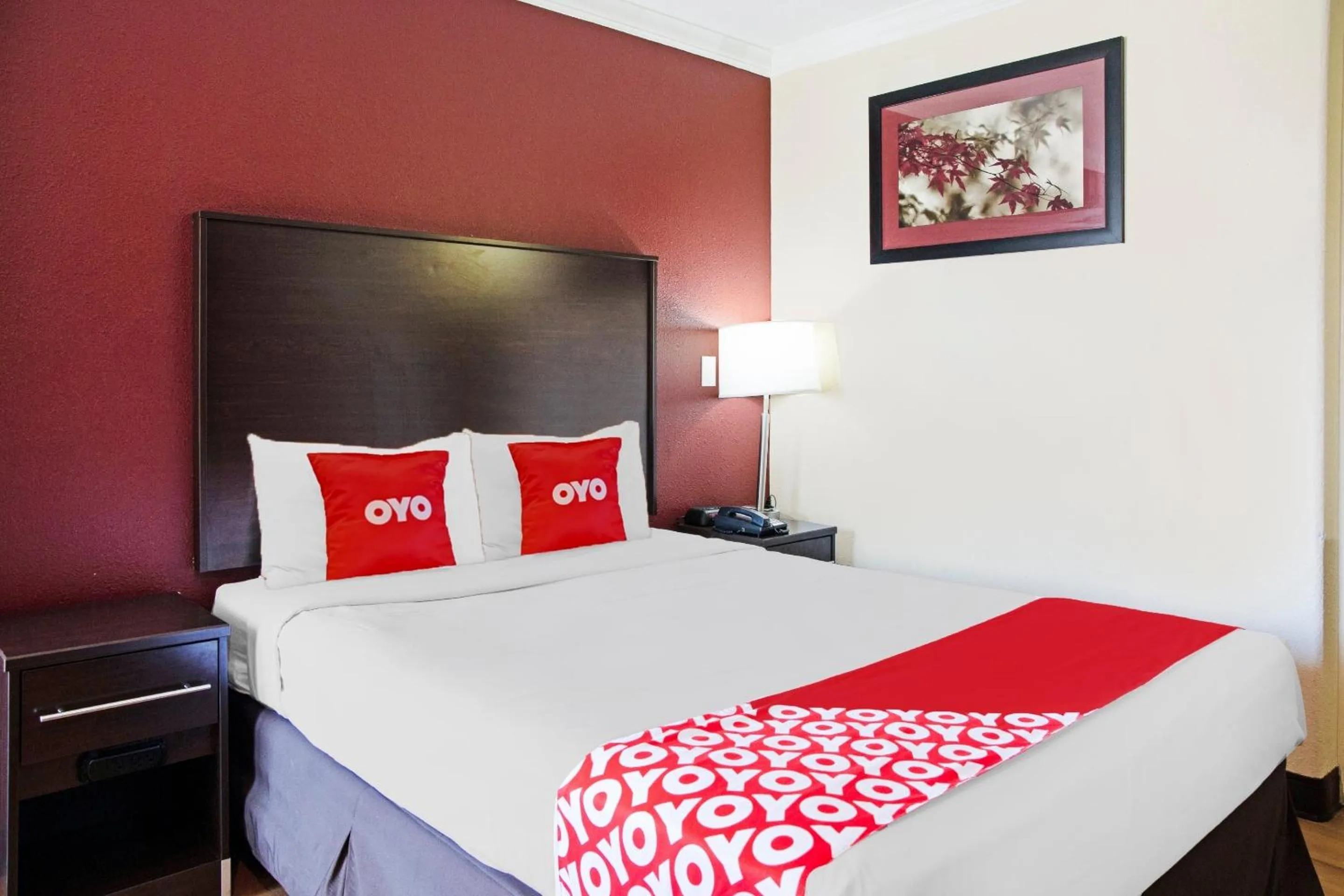 Bedroom, Bed in OYO Hotel McAllen Airport South