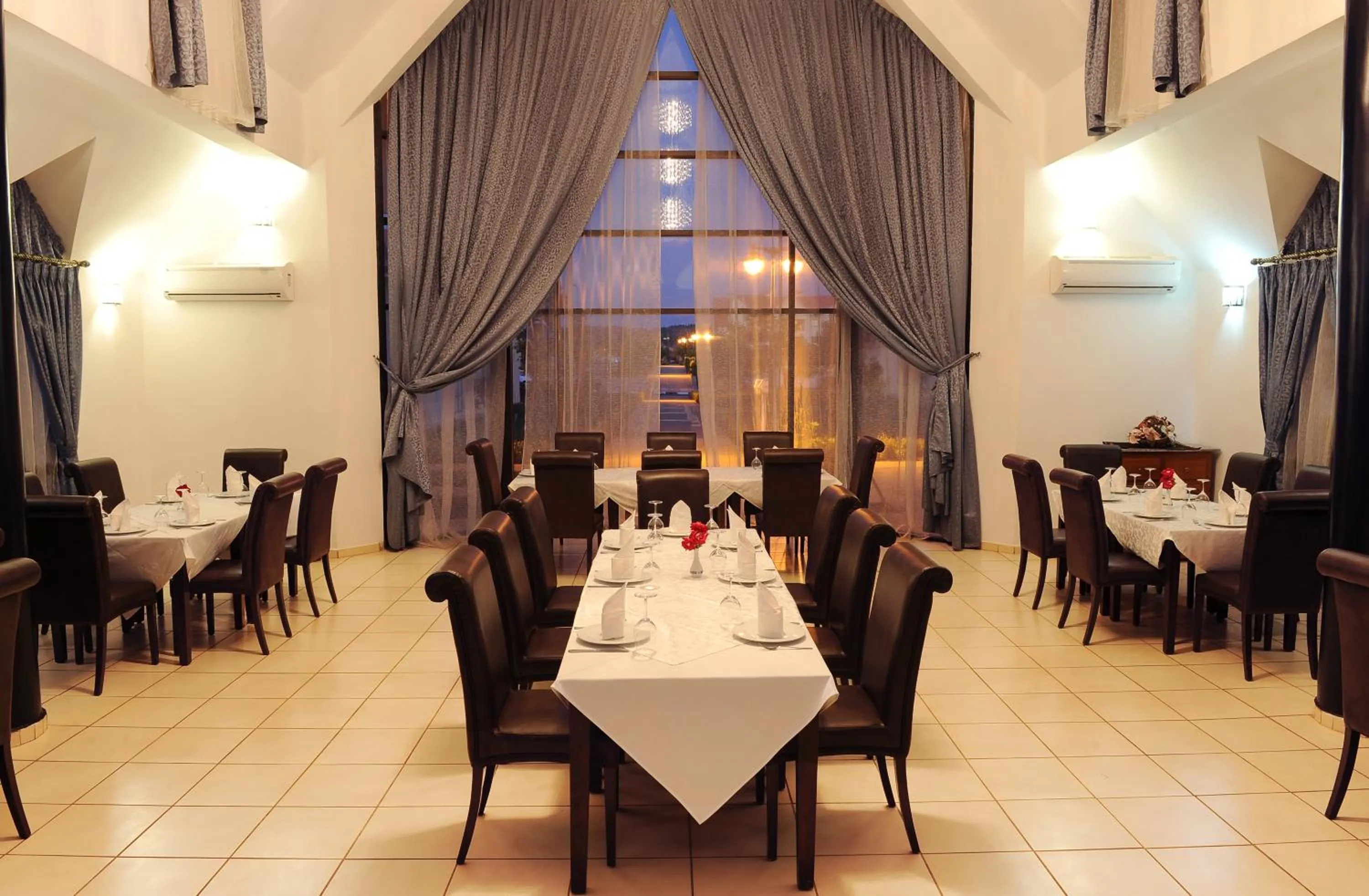 Restaurant/places to eat in Farah Inn Ifrane