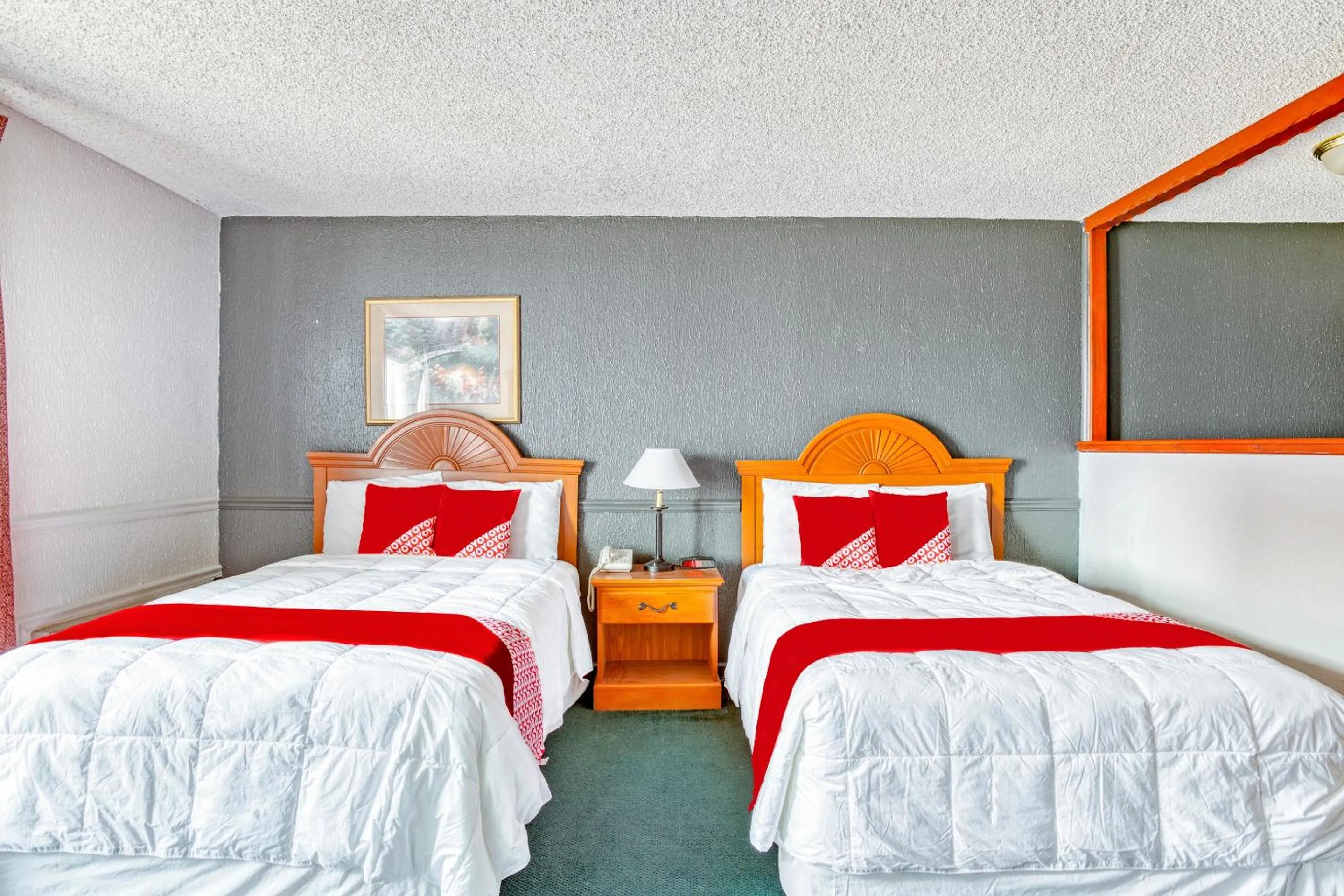 Bedroom, Bed in OYO Townhouse Tulsa Woodland Hills