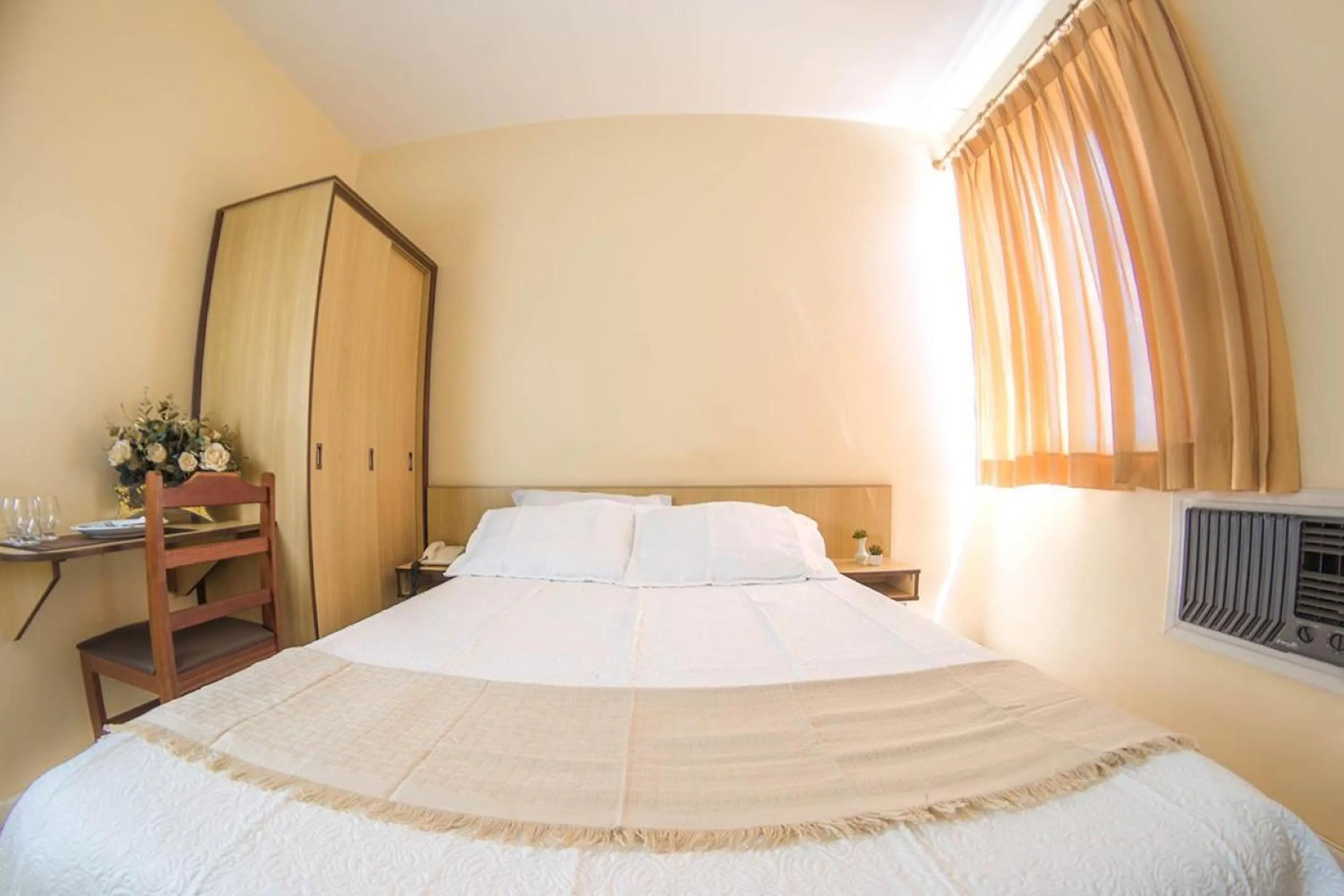 Bedroom, Bed in Antico Plaza Hotel
