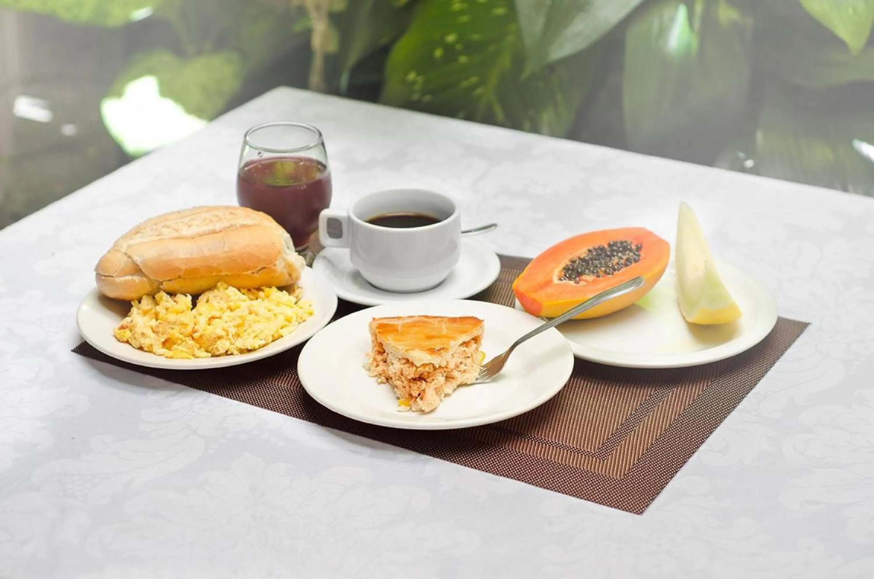 Breakfast in Antico Plaza Hotel