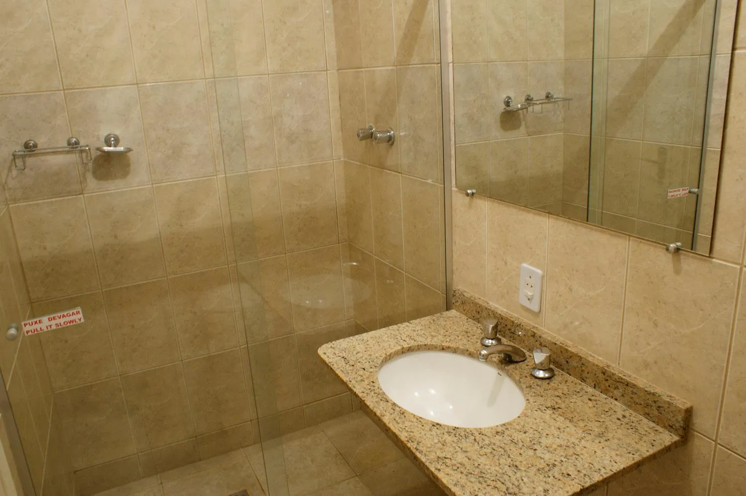 Bathroom in Antico Plaza Hotel