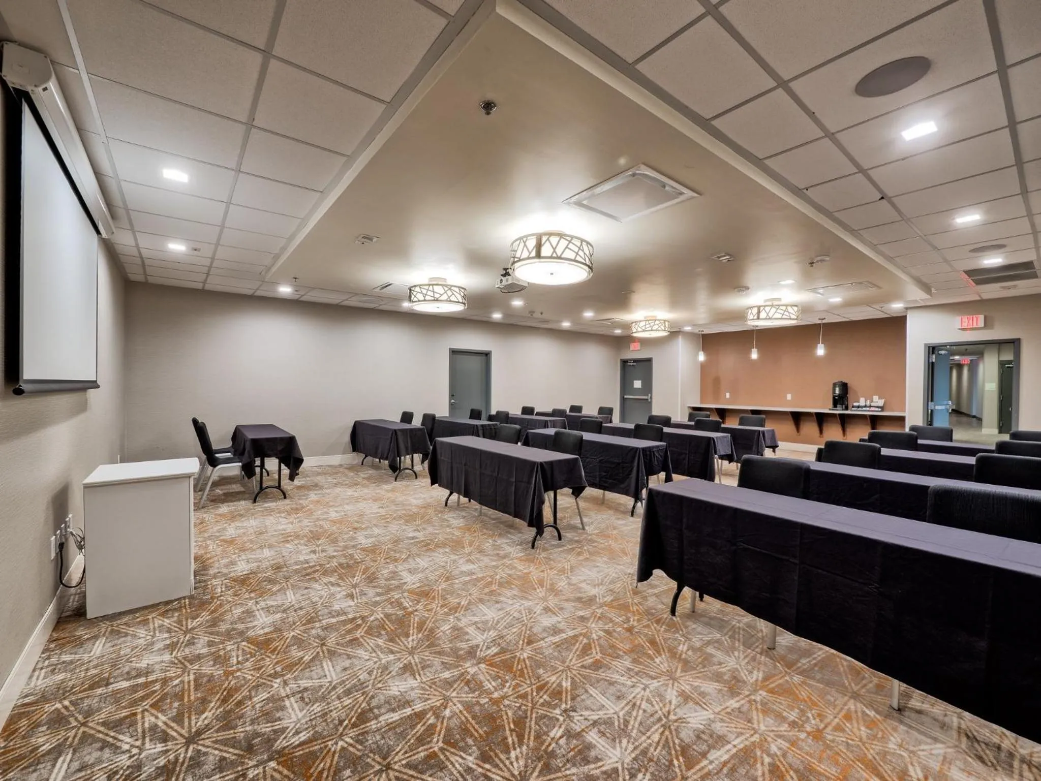 Meeting/conference room in Holiday Inn Tacoma Mall by IHG