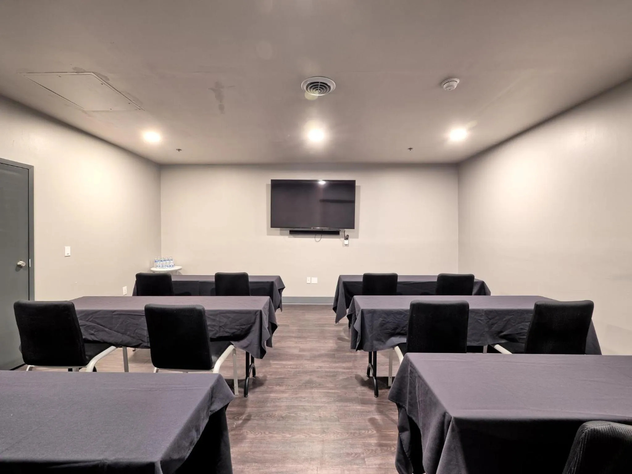 Meeting/conference room in Holiday Inn Tacoma Mall by IHG