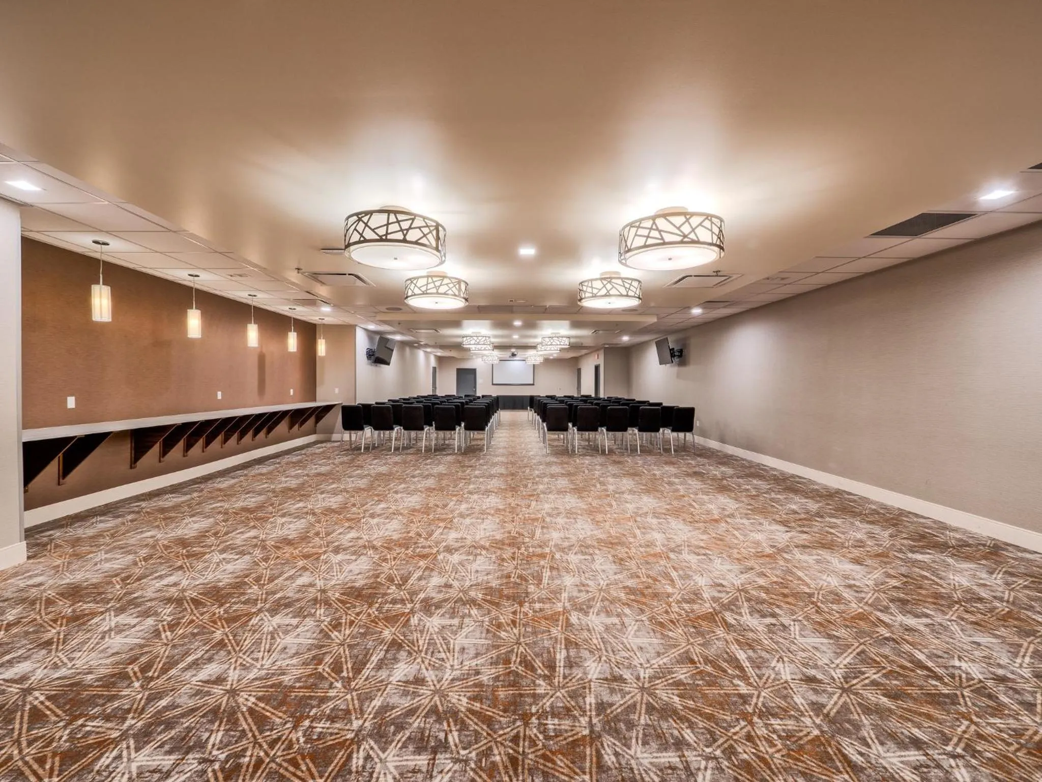 Meeting/conference room in Holiday Inn Tacoma Mall by IHG