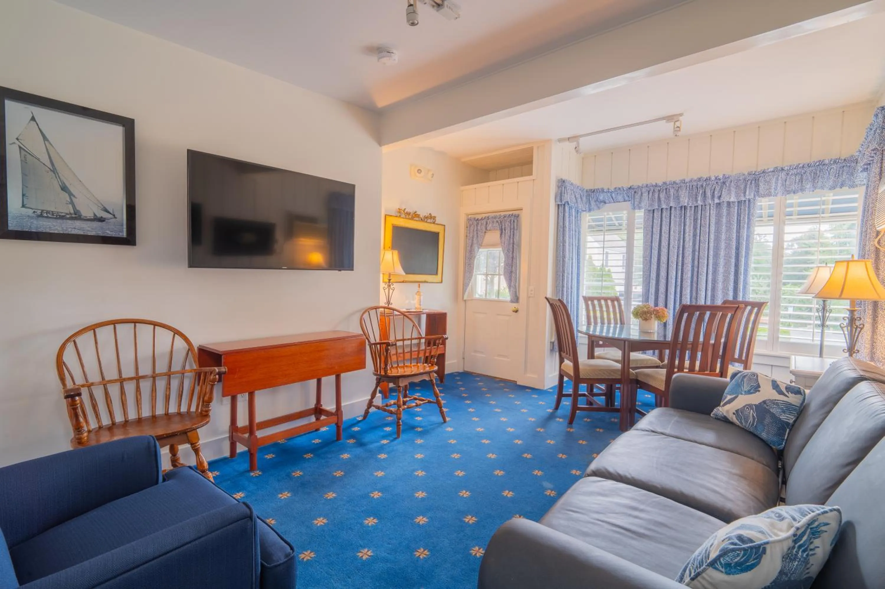 Living room in The Winstead Inn