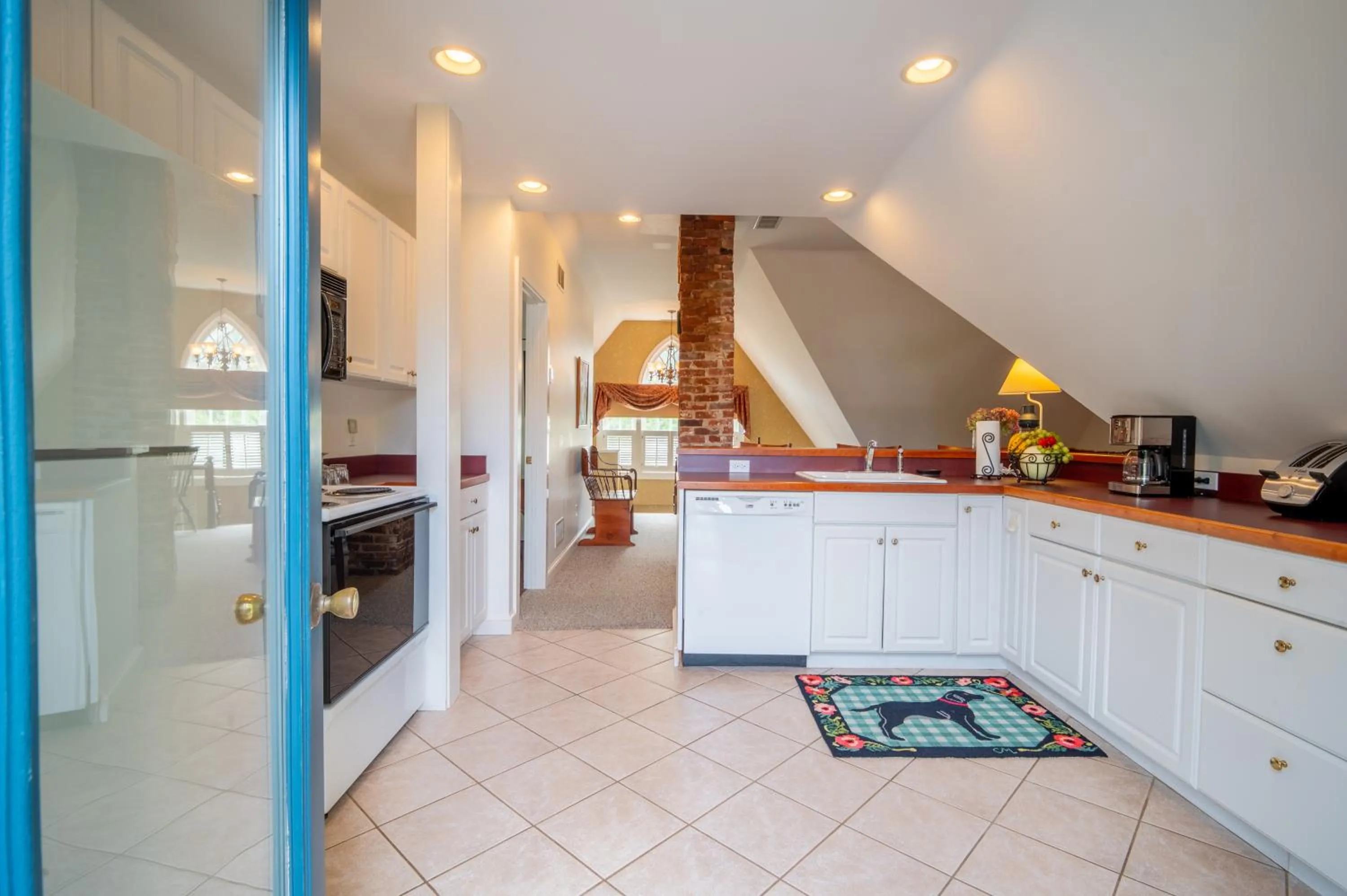 Coffee/tea facilities in The Winstead Inn