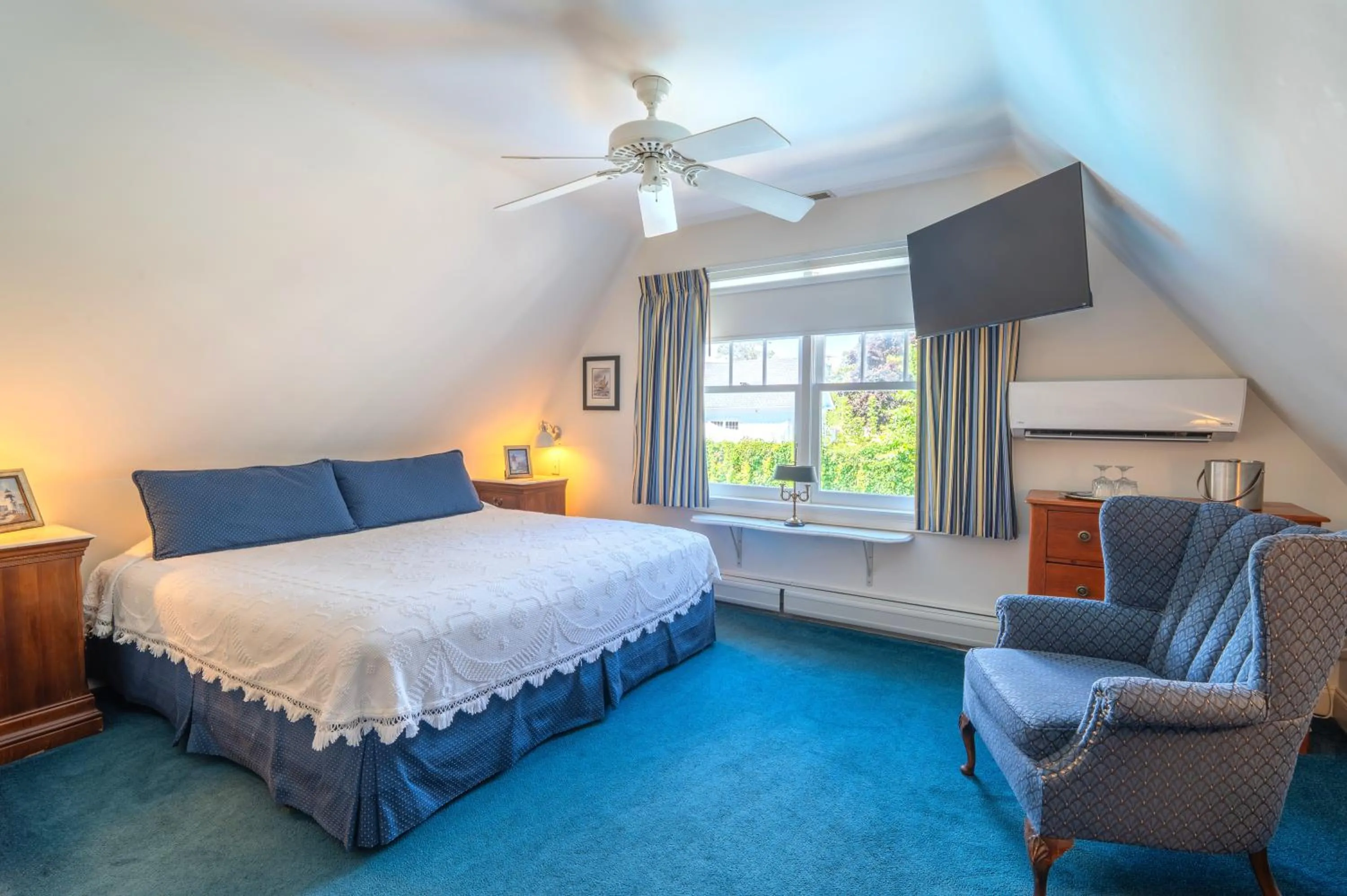 Bed in The Winstead Inn