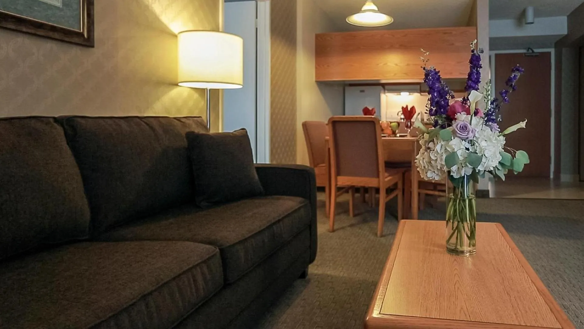 Living room in Cartier Place Suite Hotel