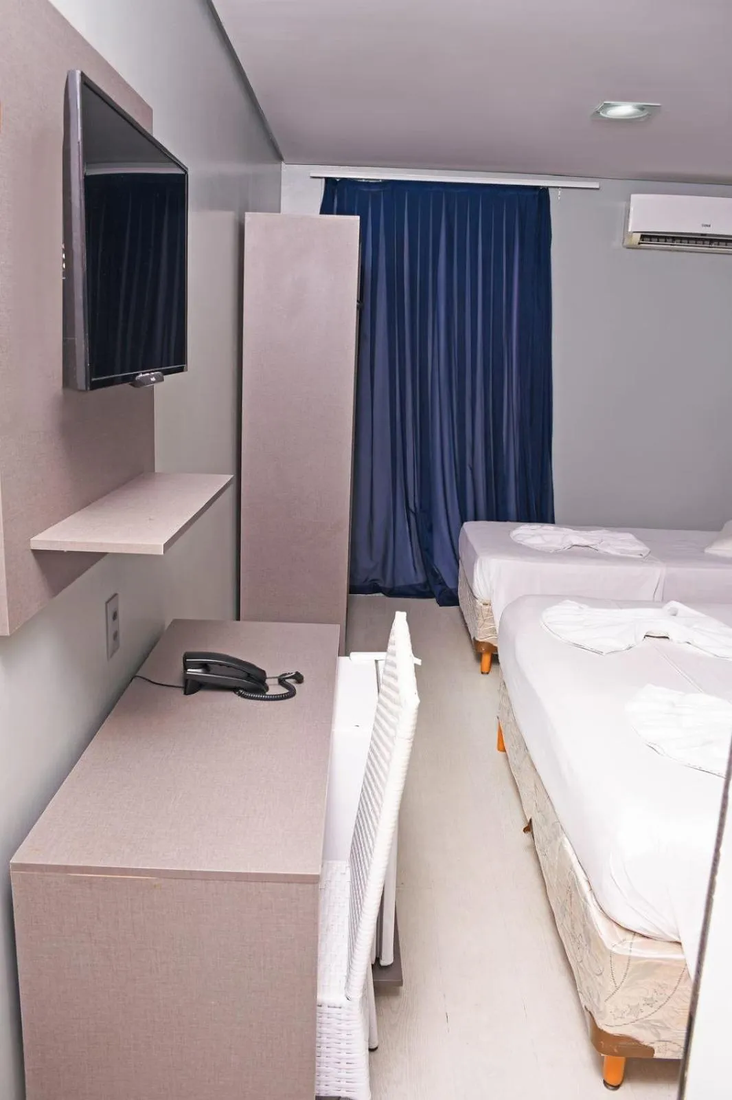 Bed in Hotel Aquarius