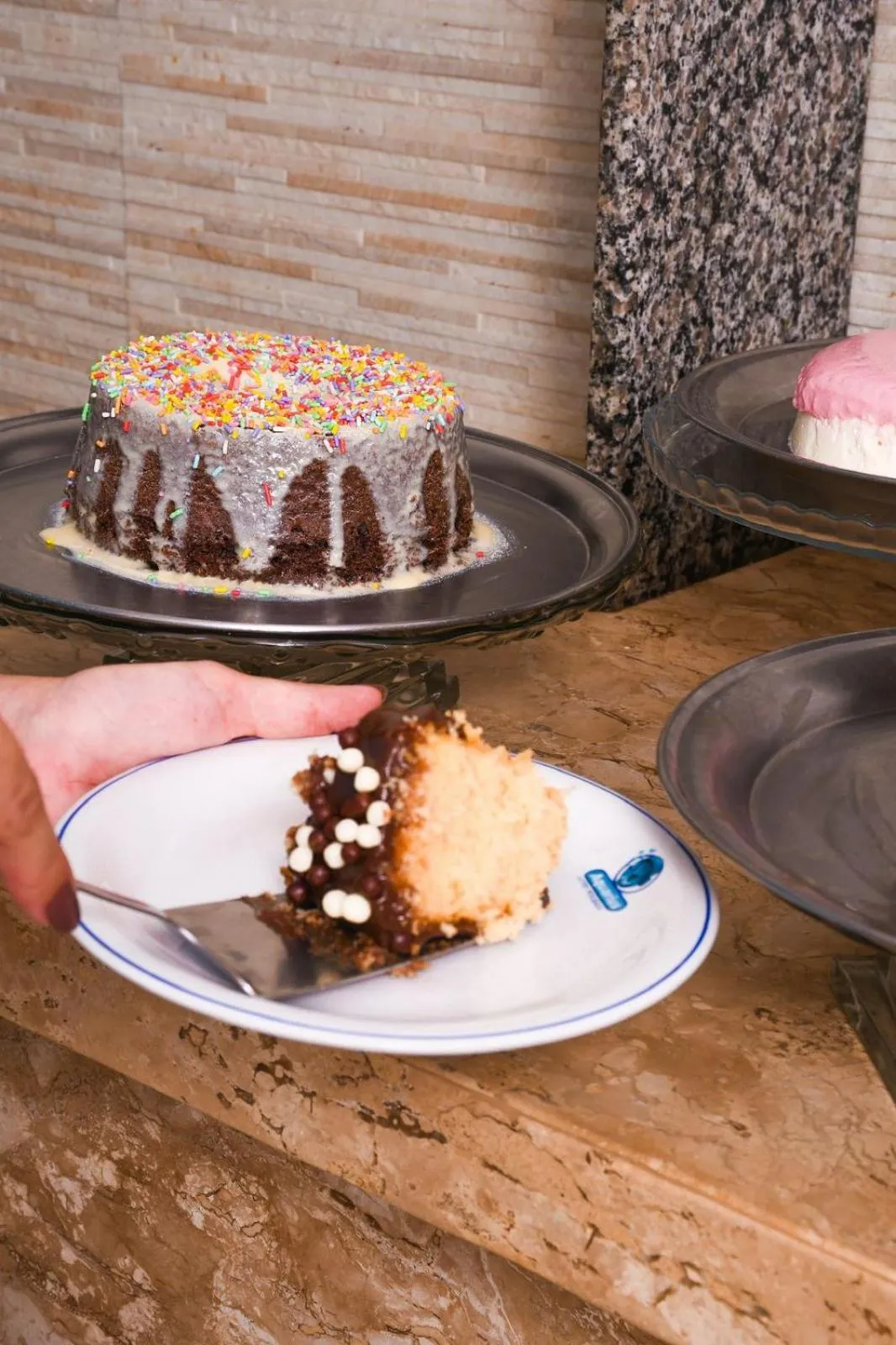 Food and drinks in Hotel Aquarius