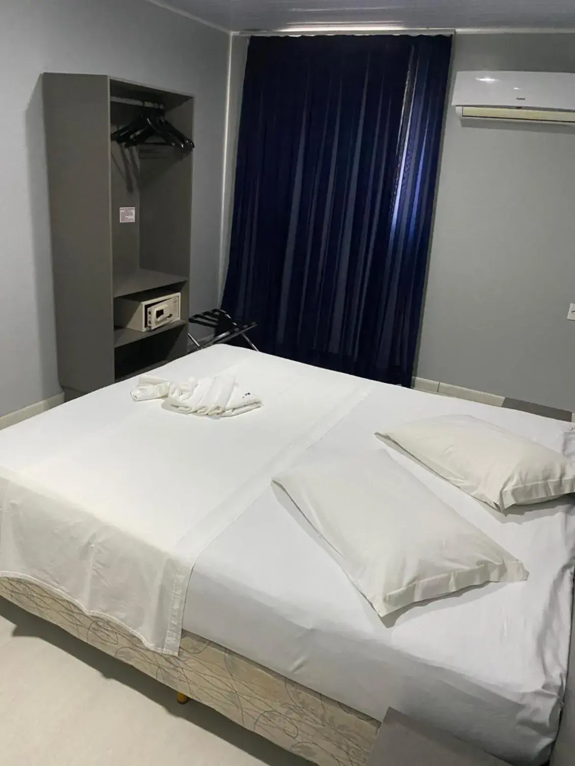 Standard Single Room - single occupancy in Hotel Aquarius Standard Single Room - single occupancy in Hotel Aquarius
