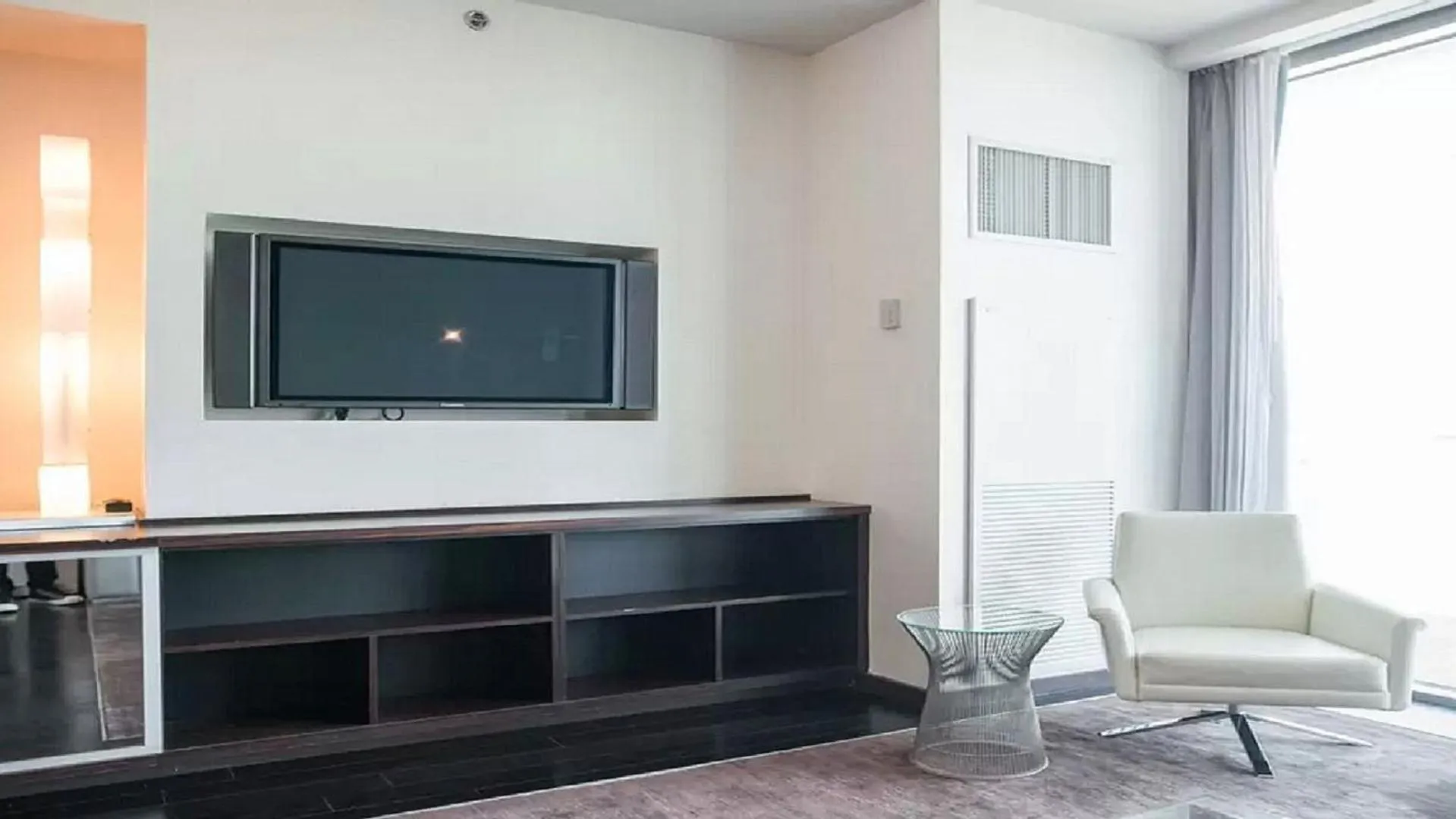 TV and multimedia in Fantastic palms place with strip views 23rd floor