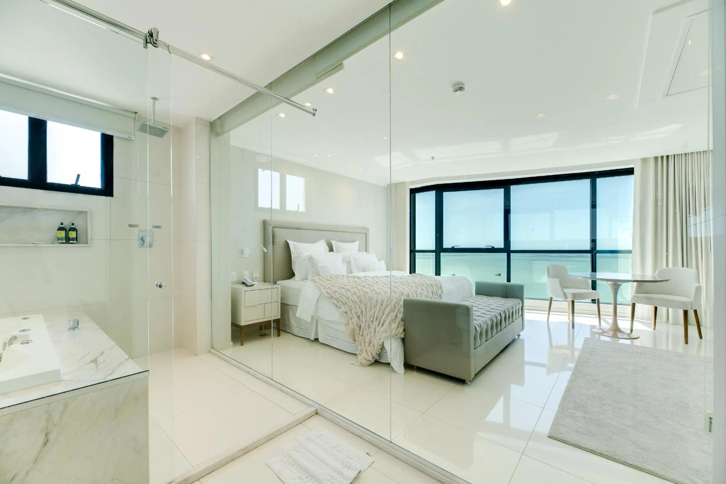 Photo of the whole room, Bed in Meridiano Hotel