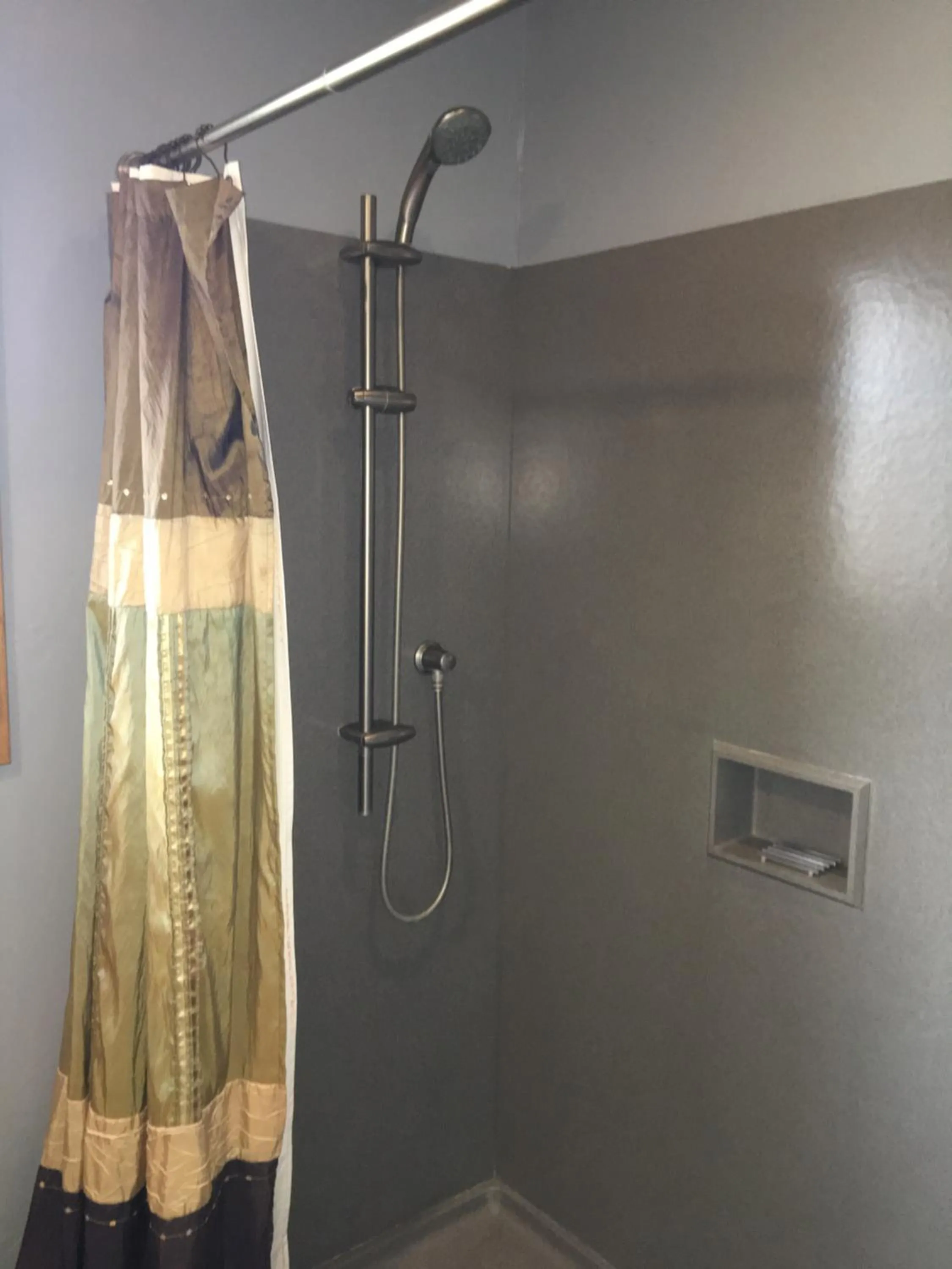 Pearlessence Vineyard Inn