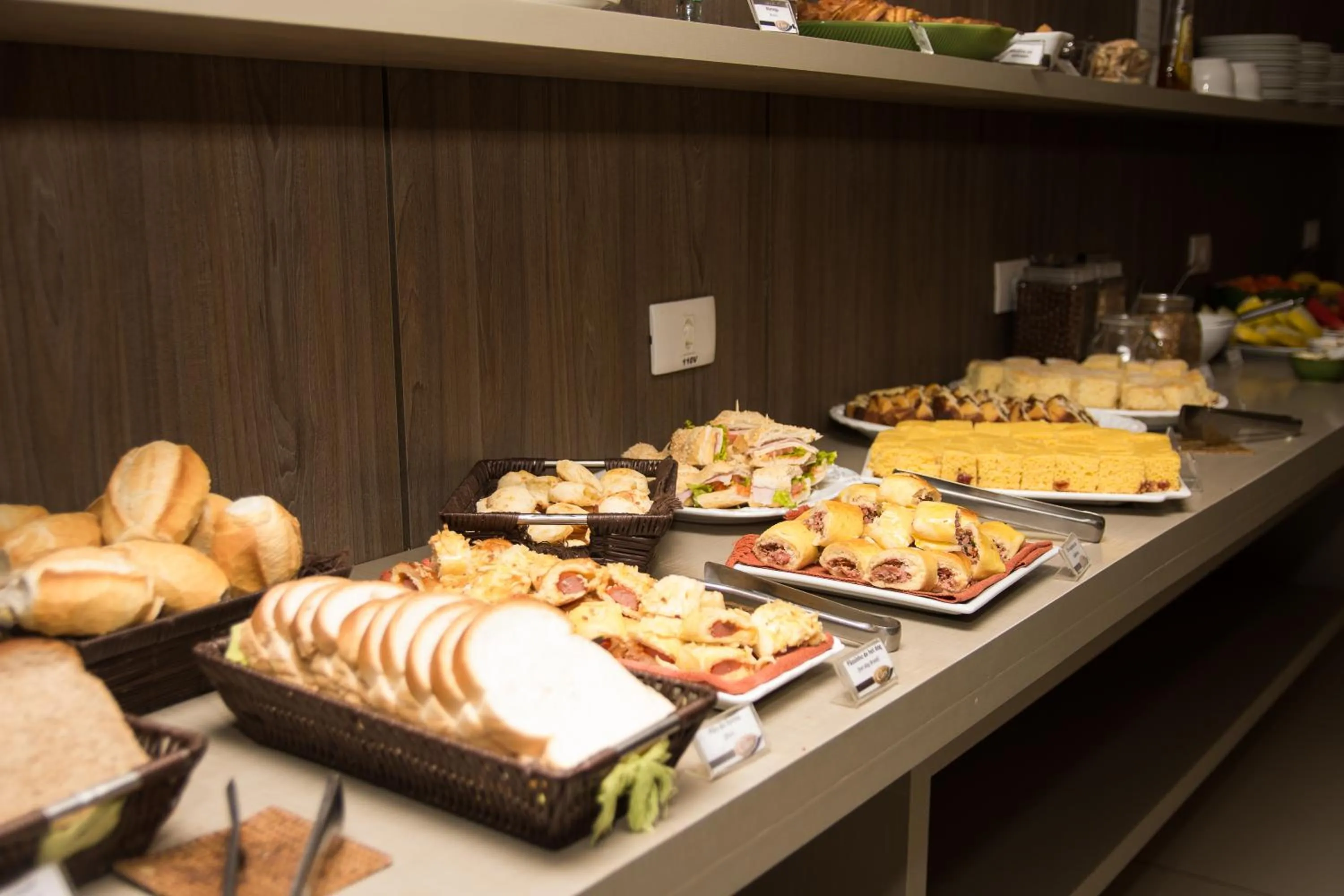 Food in Class Hotel Passos