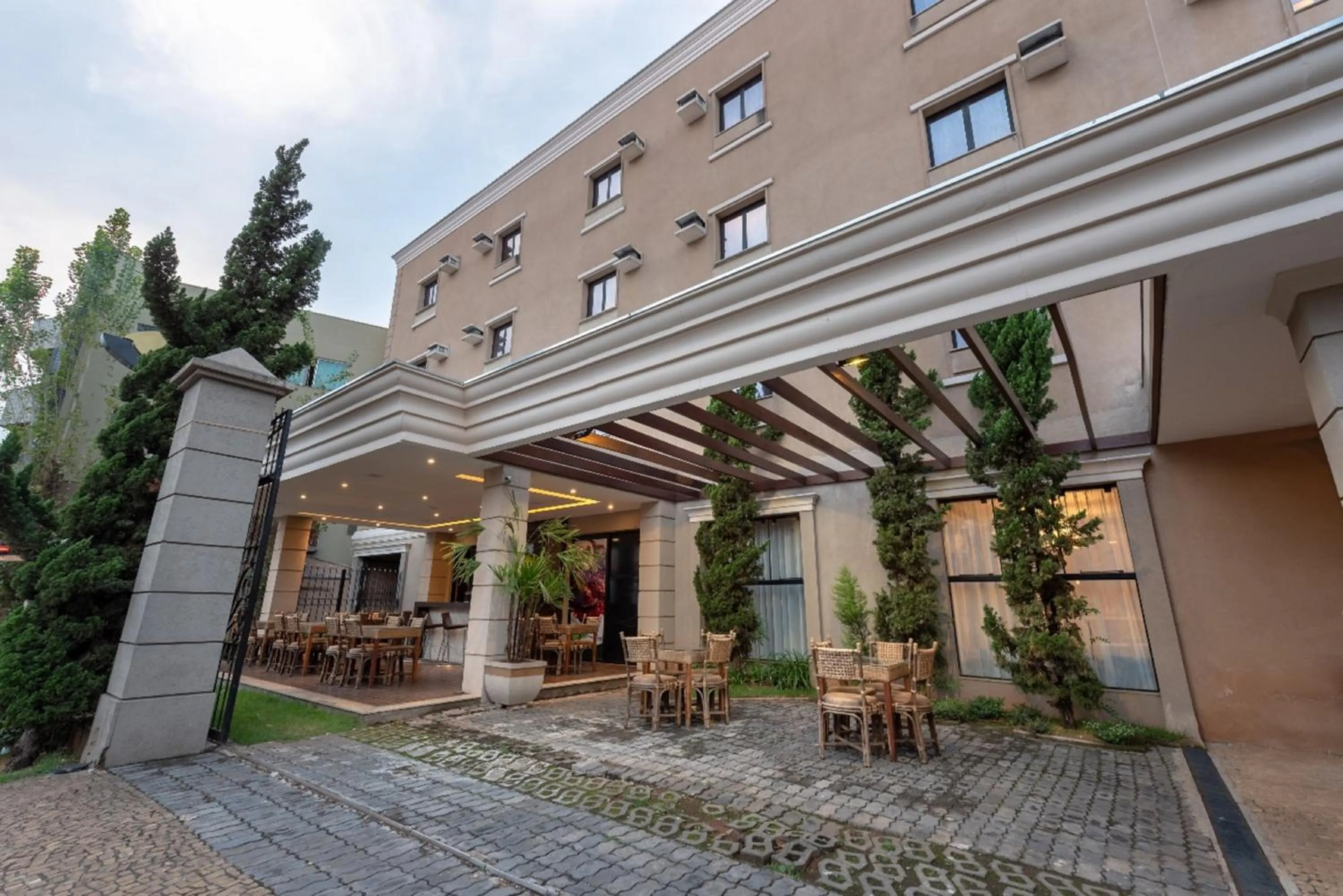 Property building in Class Hotel Passos