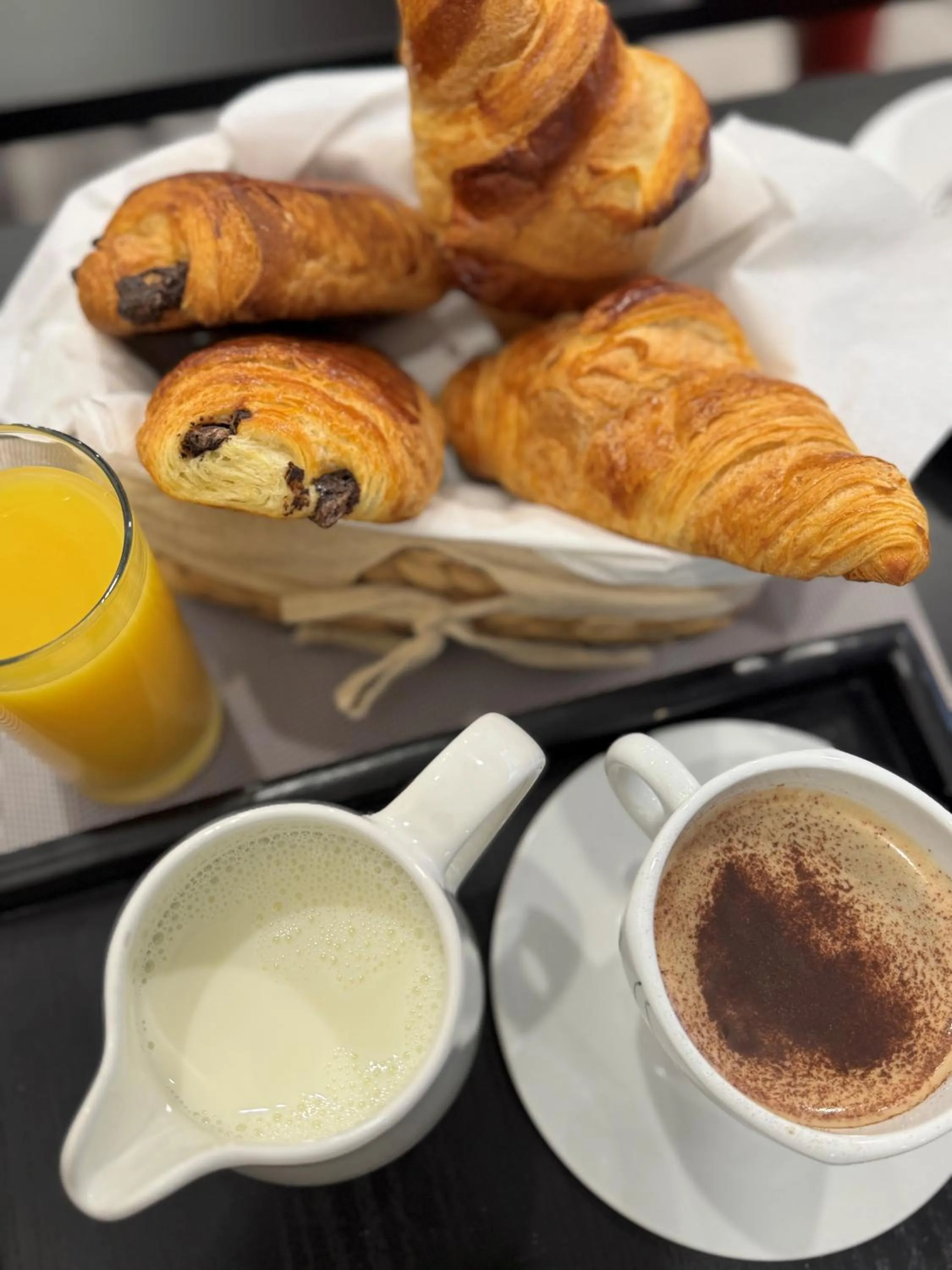Breakfast in Paris Hotel