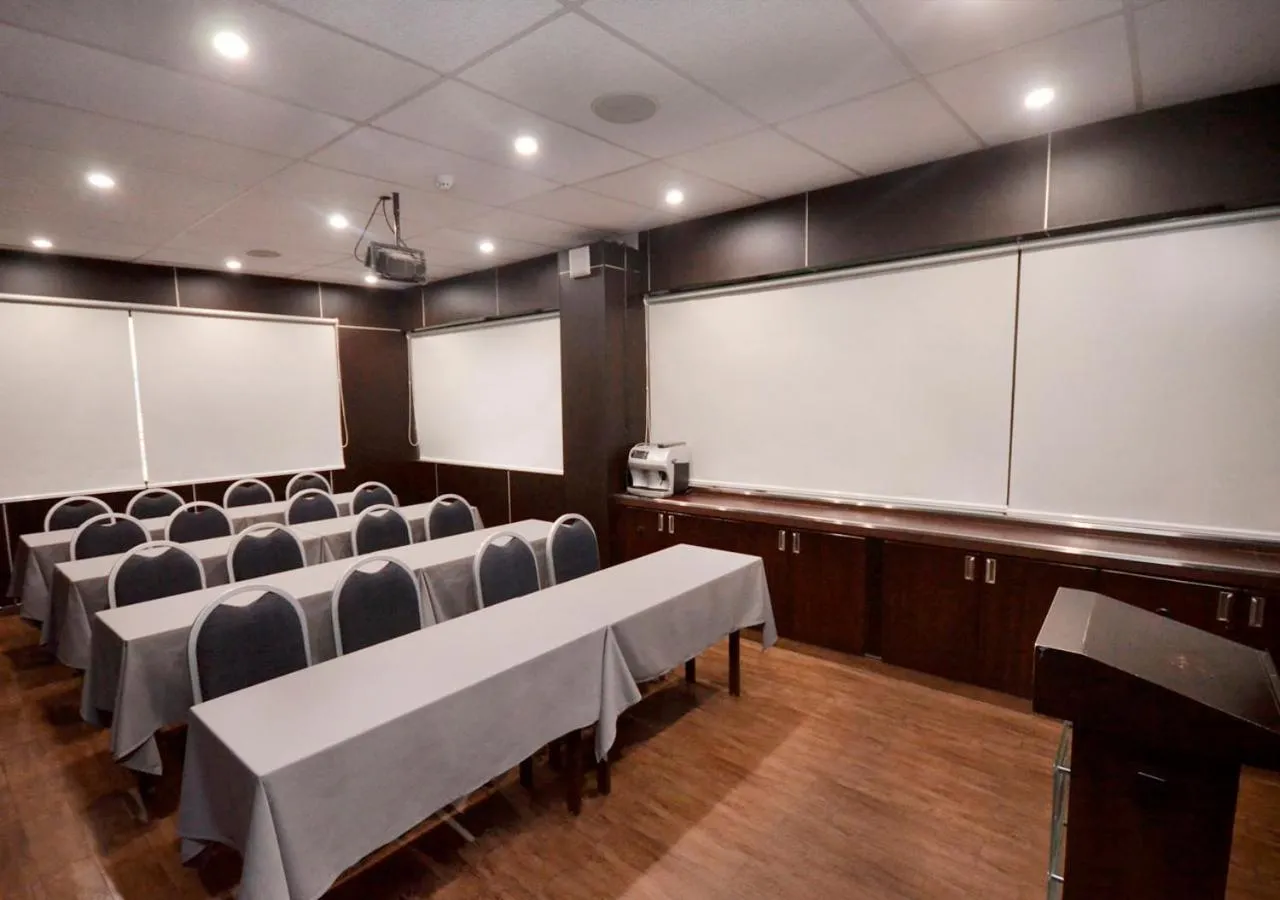 Business facilities in qp Hotels Lima