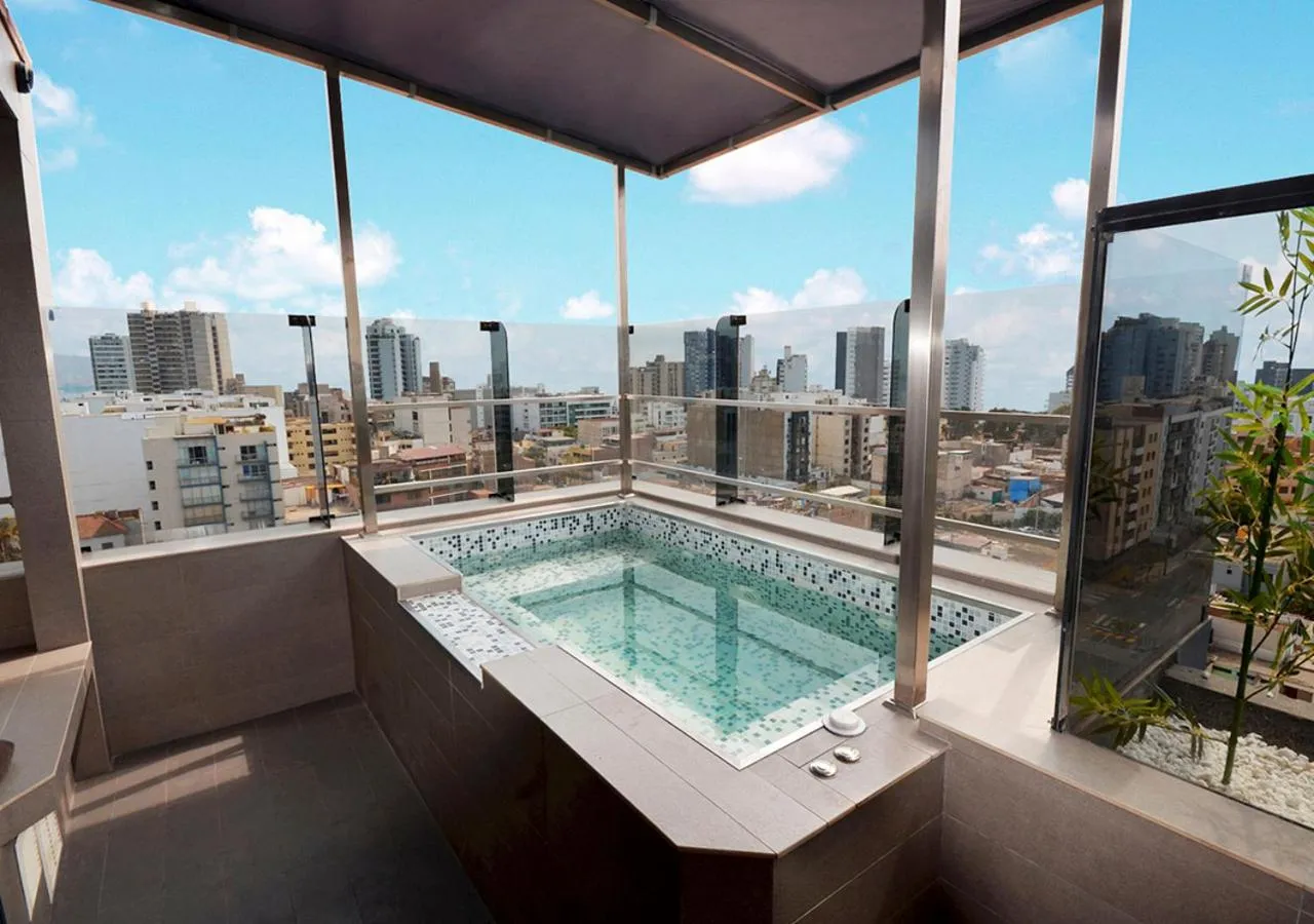 Fitness centre/facilities in qp Hotels Lima