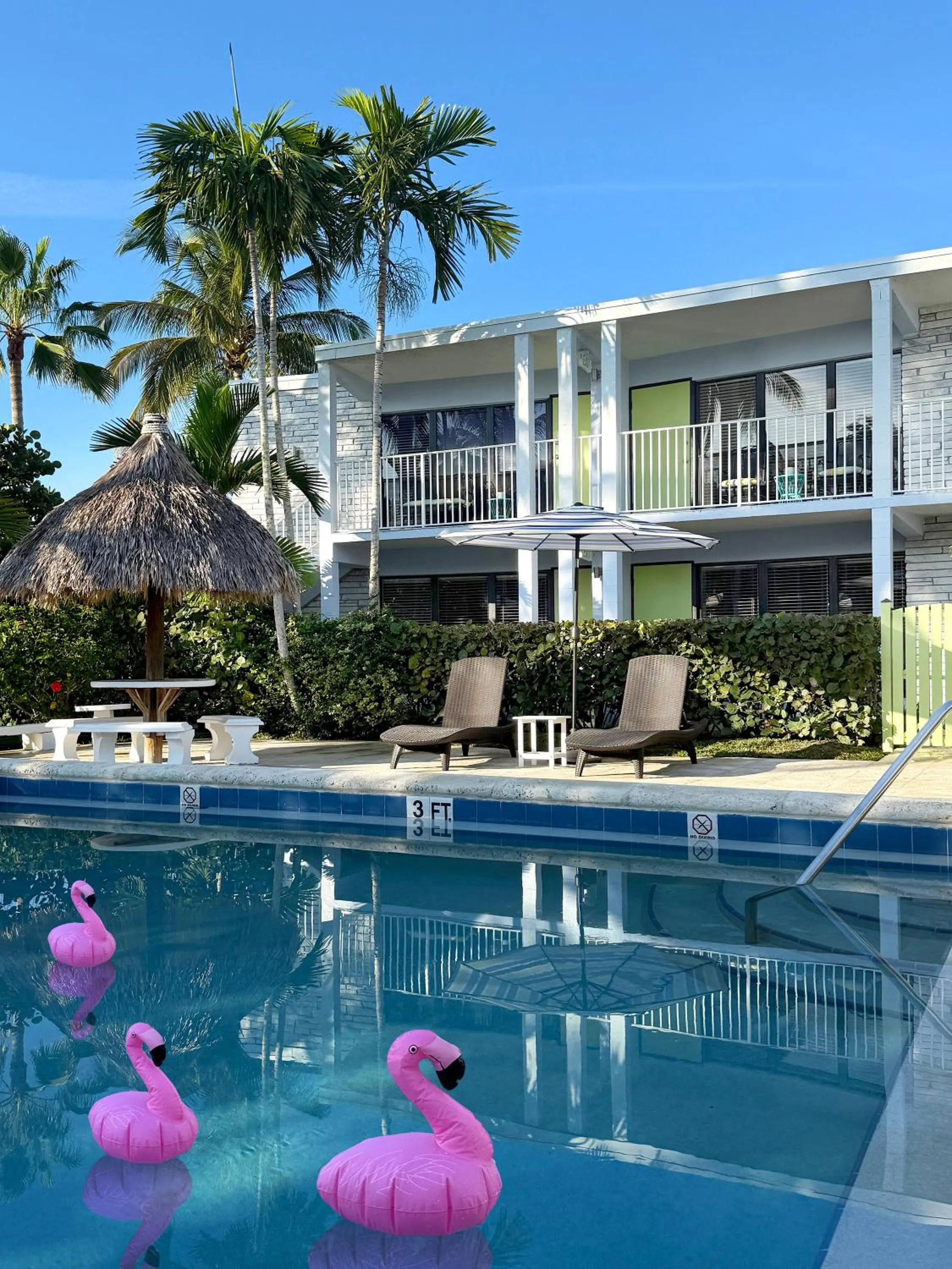 Swimming pool in South Beach Place - Vero Beach