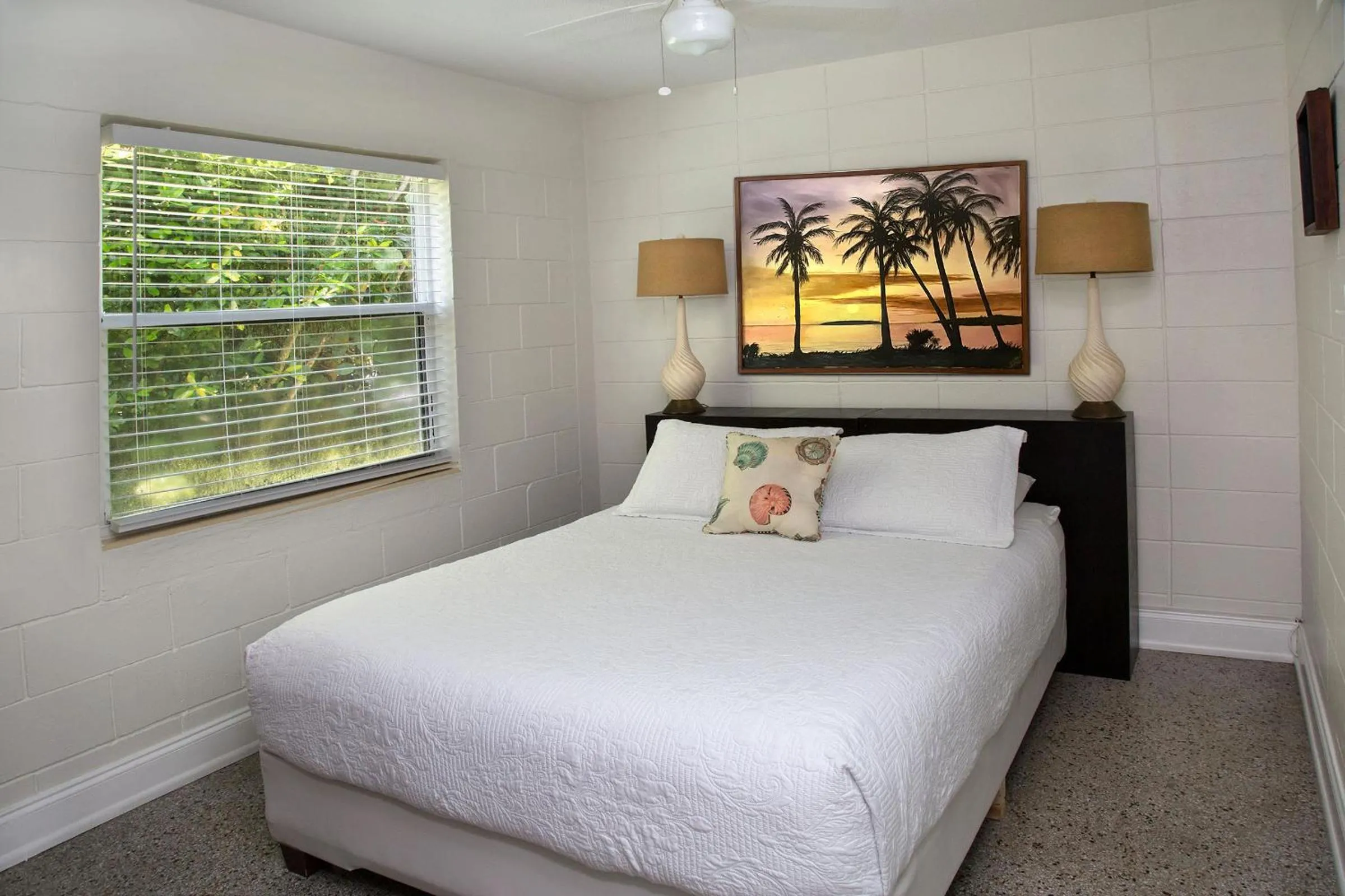 Bed in South Beach Place - Vero Beach
