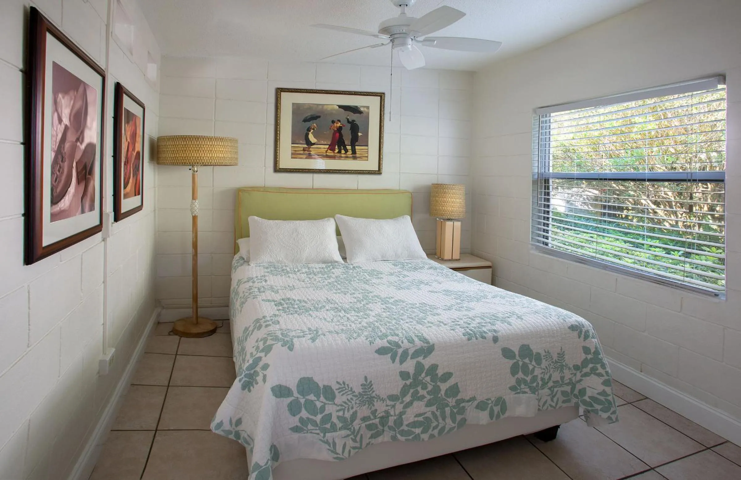 Bed in South Beach Place - Vero Beach