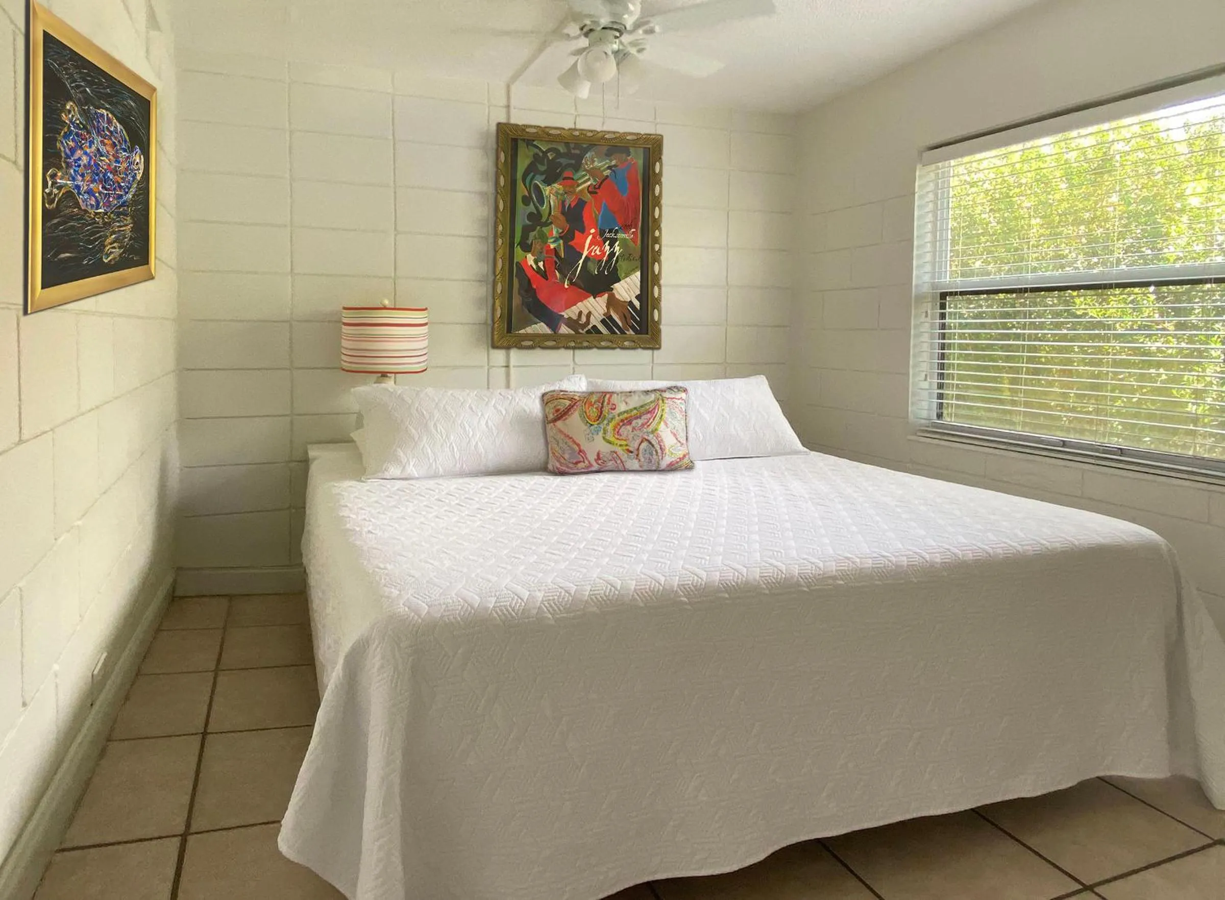 Bed in South Beach Place - Vero Beach