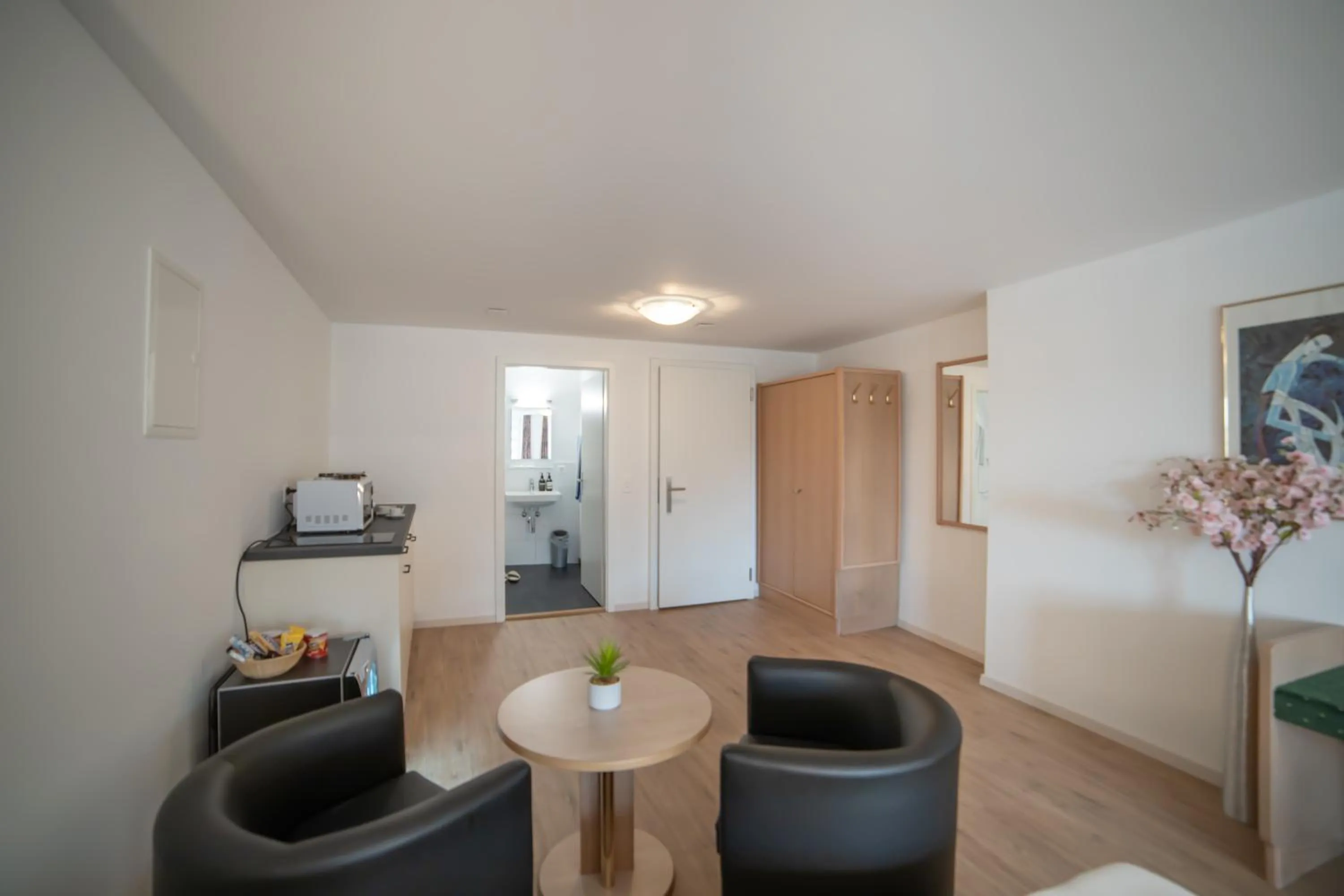 Kitchen or kitchenette in Hotel Mokka Laufenburg