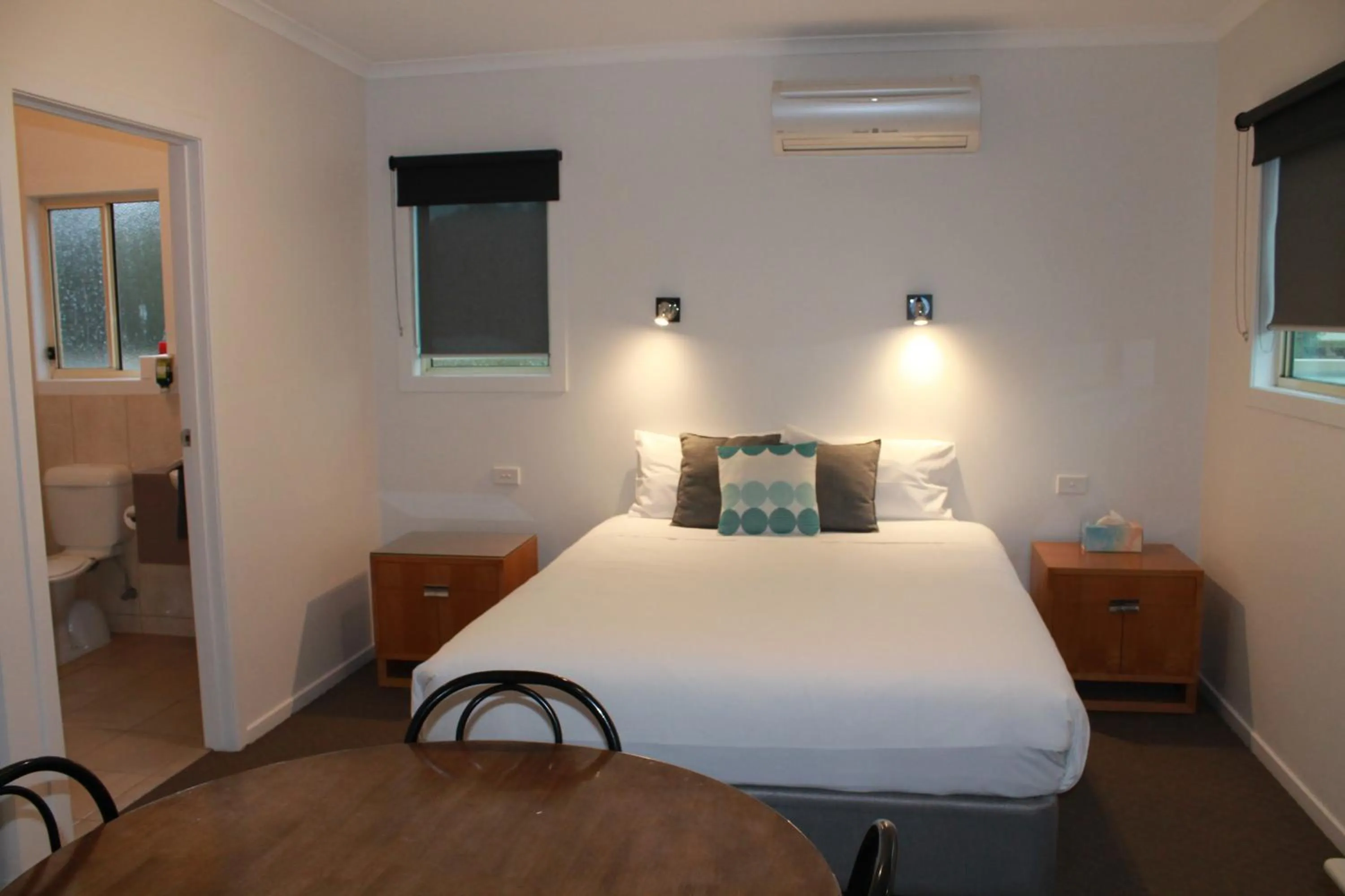 Bed in Chalambar Motel