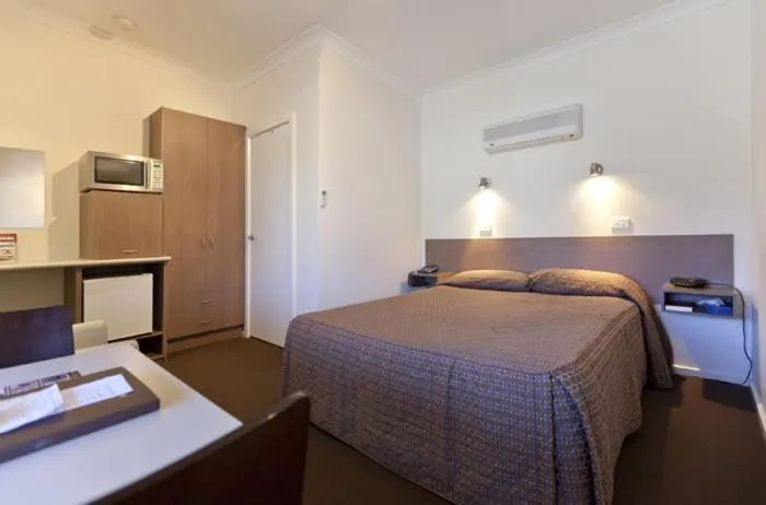 Bedroom, Bed in Chalambar Motel