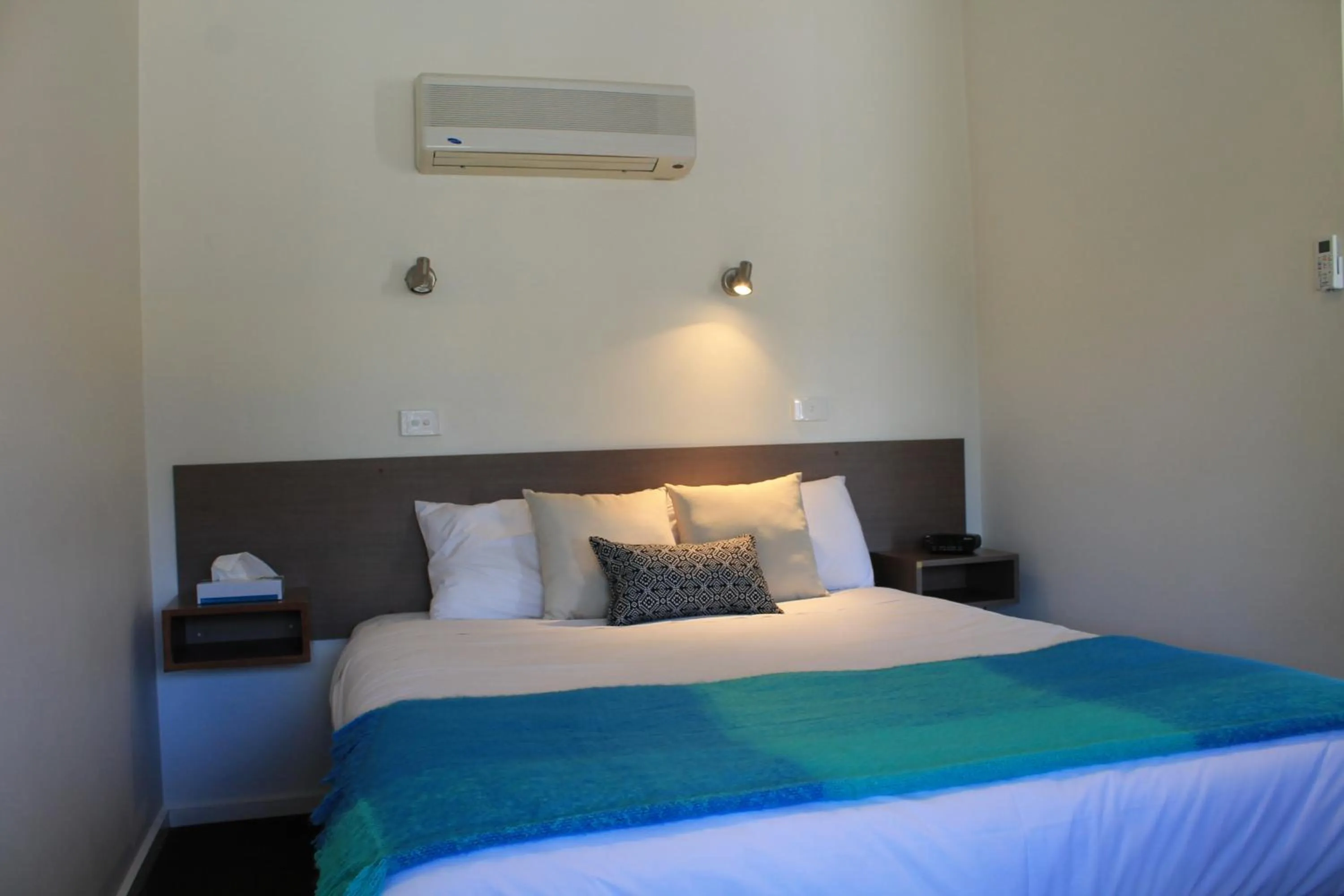 Bed in Chalambar Motel