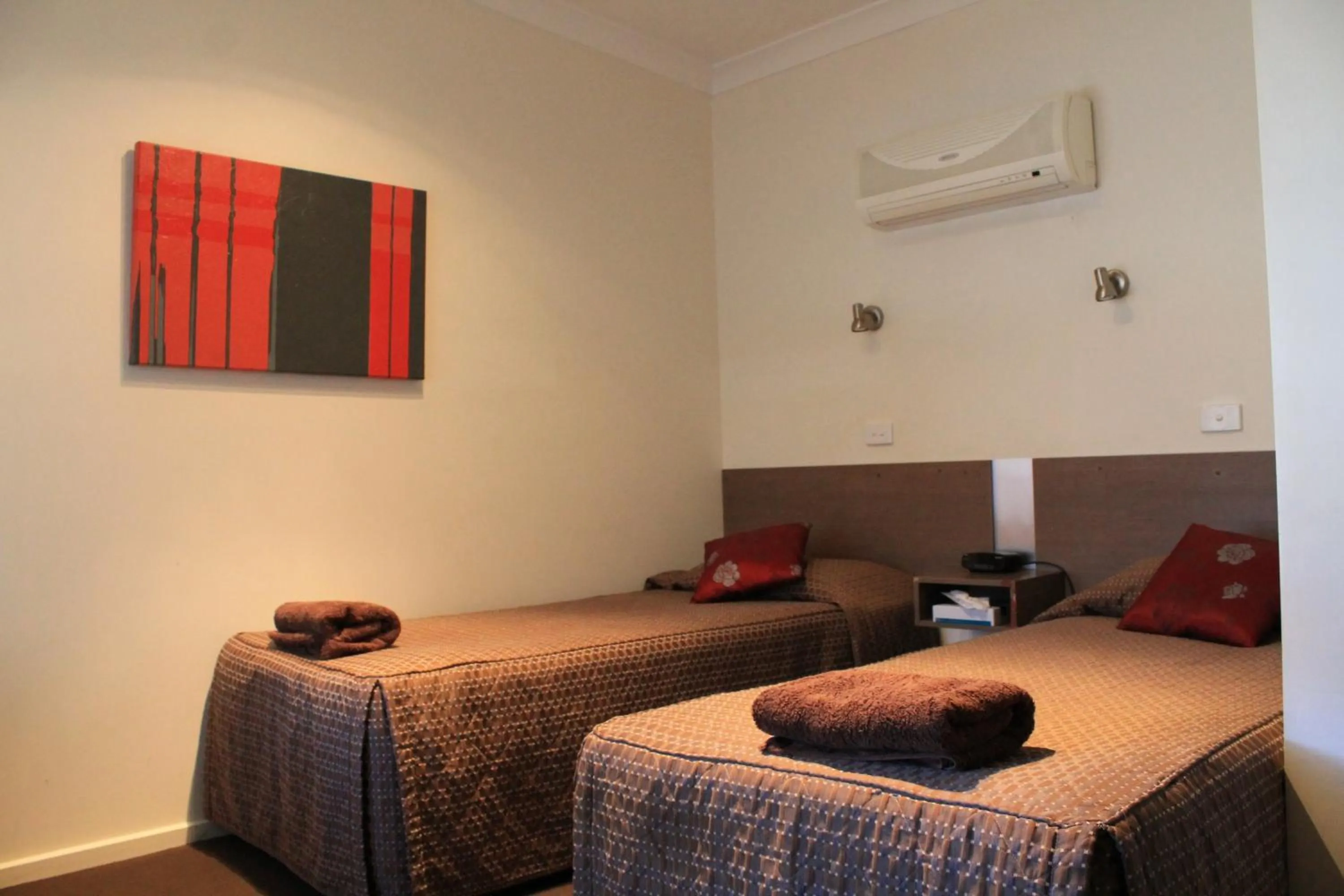 Bed in Chalambar Motel