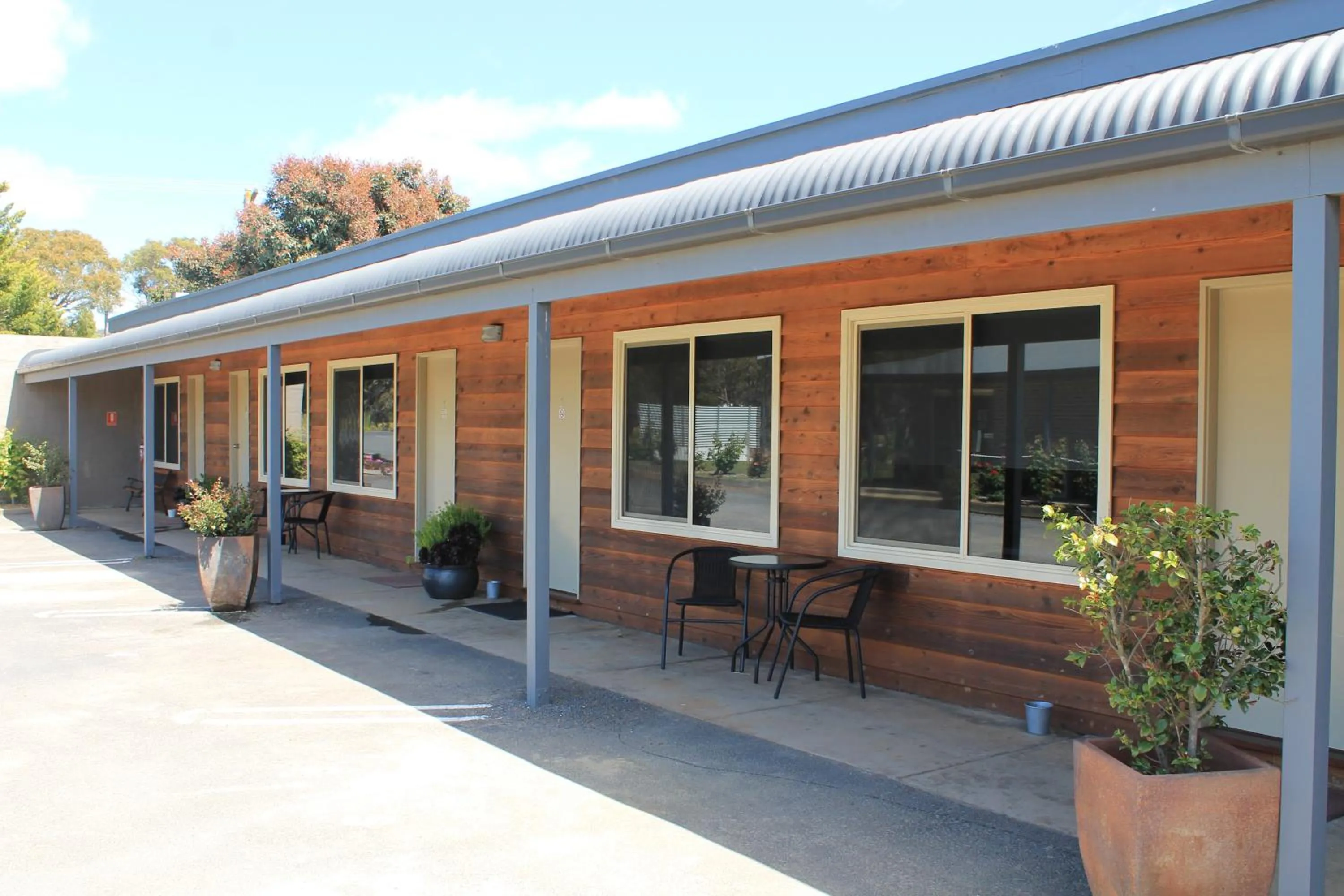 Property building in Chalambar Motel