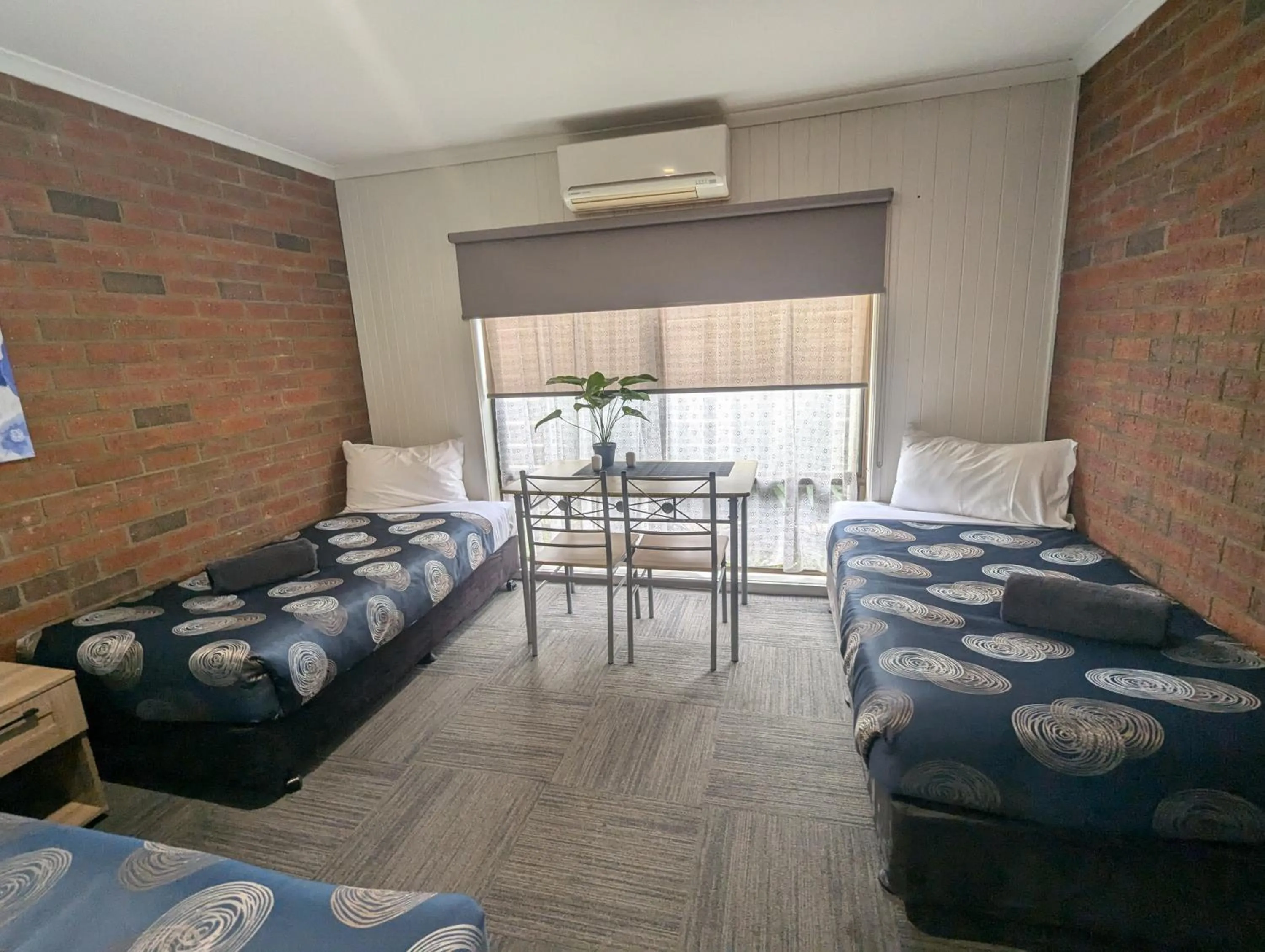 Bed in Kyabram Country Motel