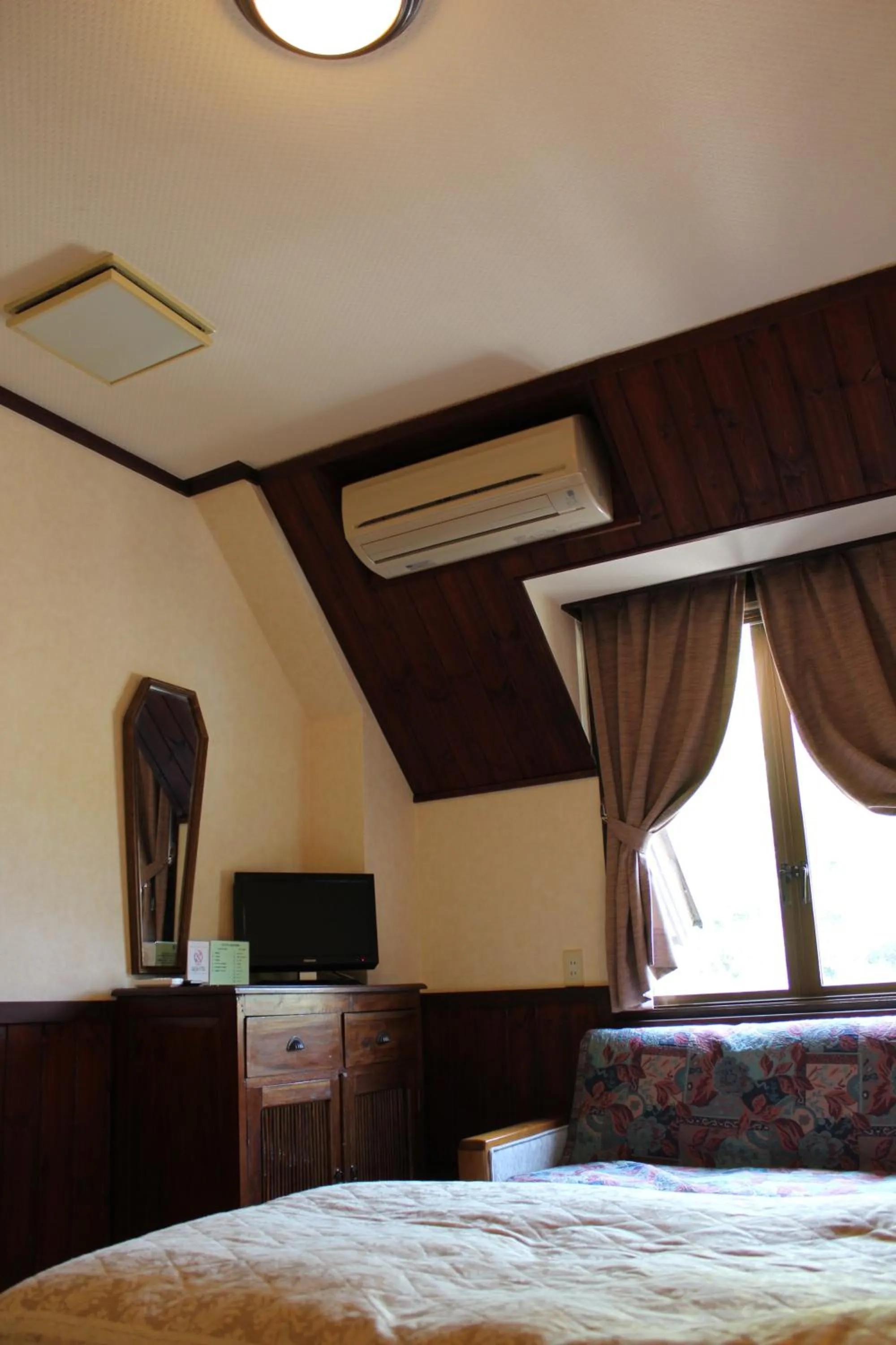 Photo of the whole room, Bed in Matsushima Petit Hotel Bistro Abalon