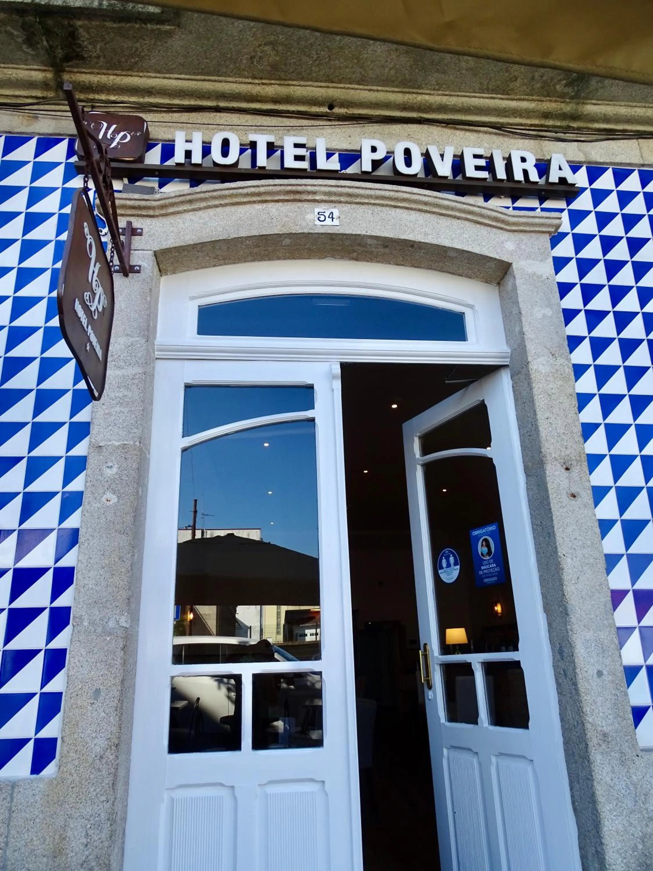 Facade/entrance in Poveira Hotel