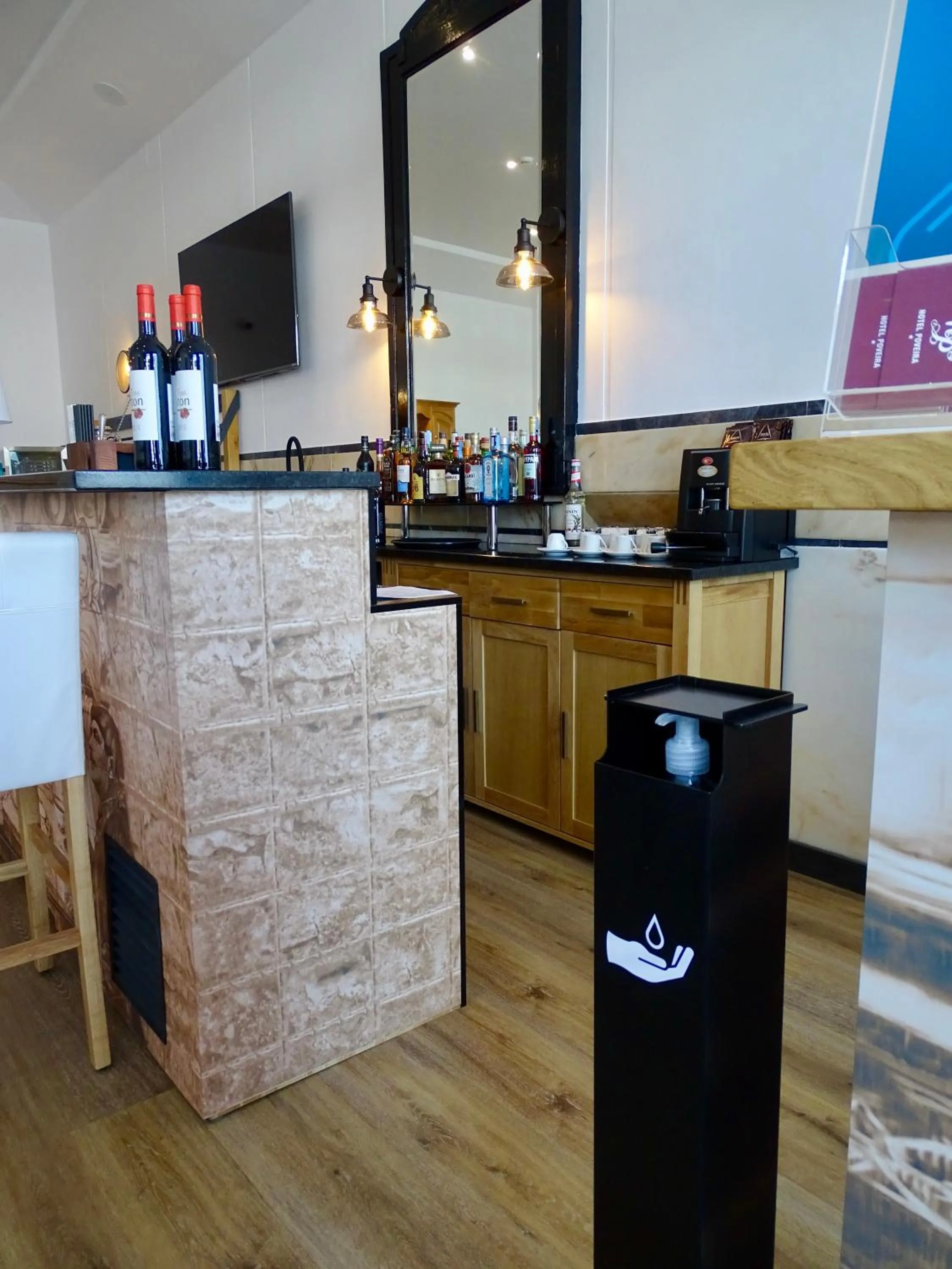 Lounge or bar in Poveira Hotel