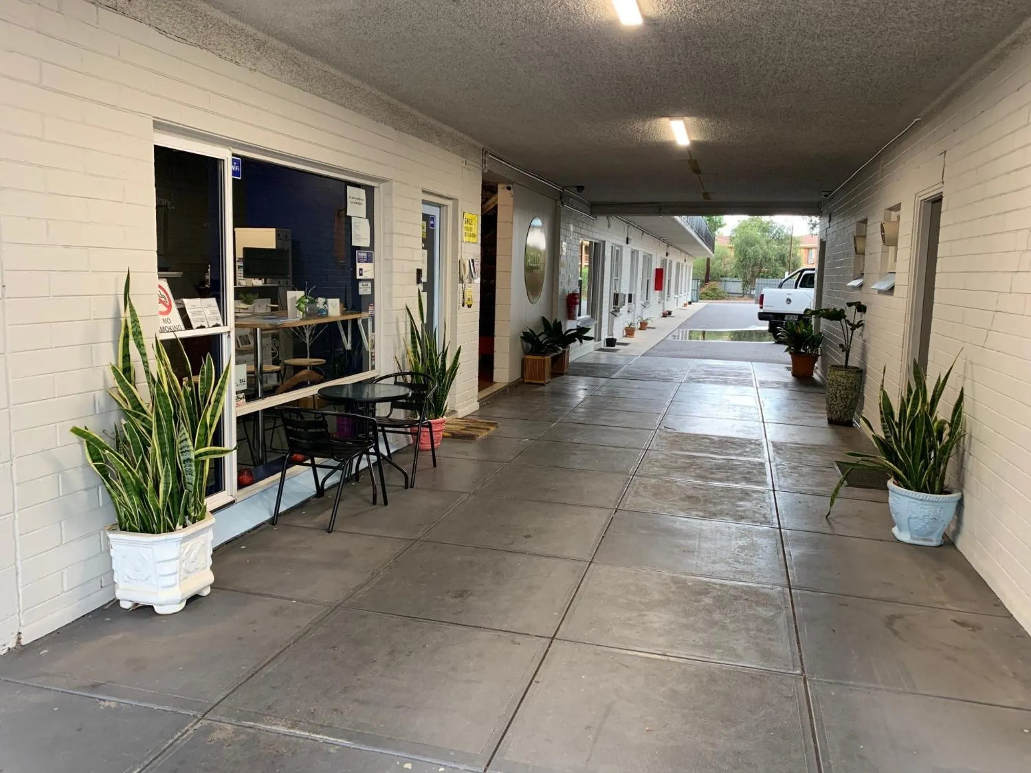 Facade/entrance in Hello Adelaide Motel and Apartments