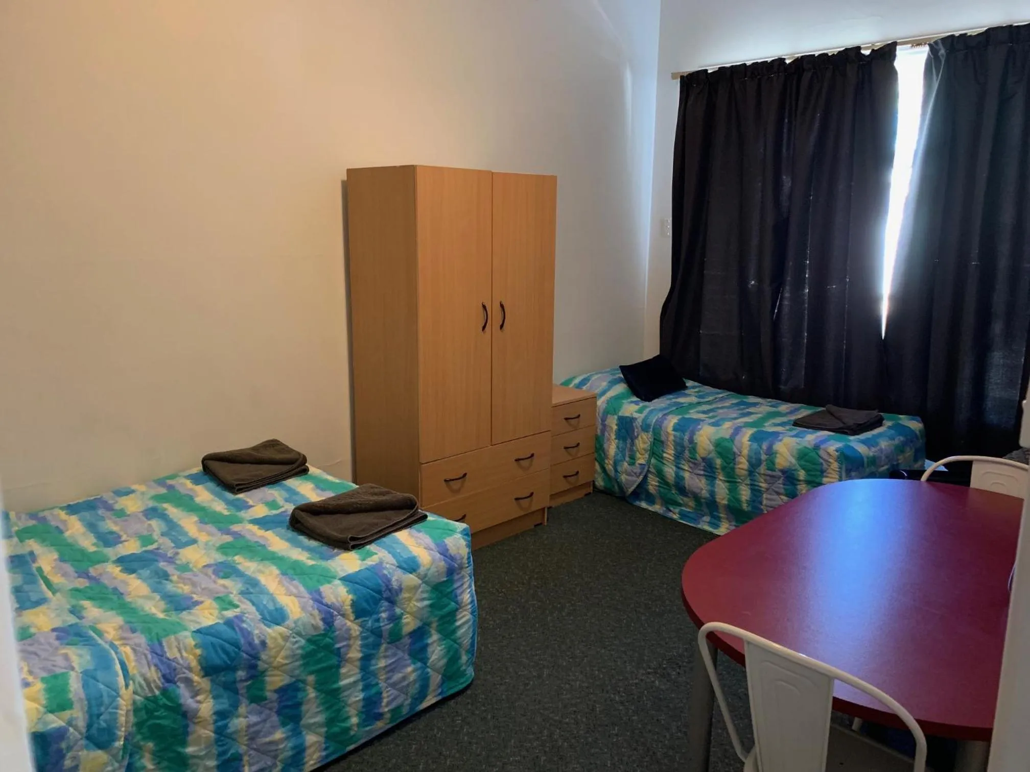 Bed in Hello Adelaide Motel and Apartments