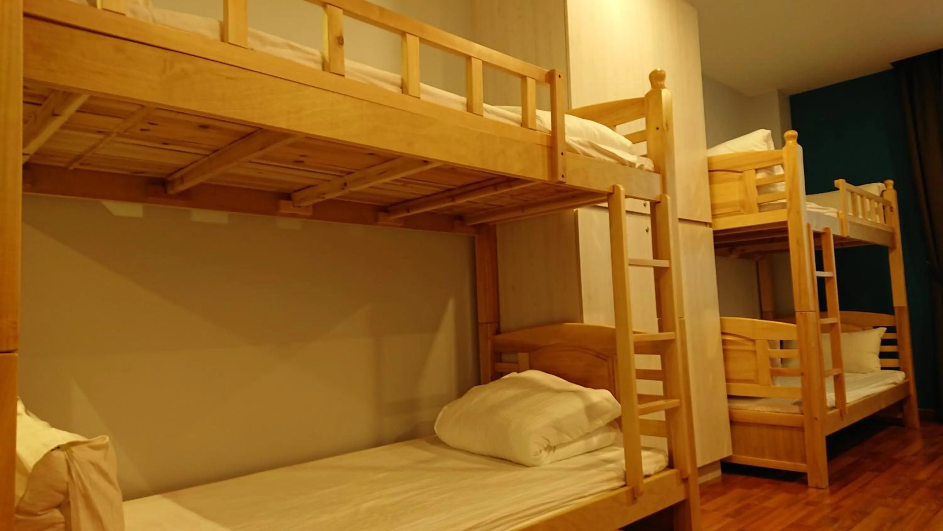 bunk bed, Bed in Austin Park Hotel