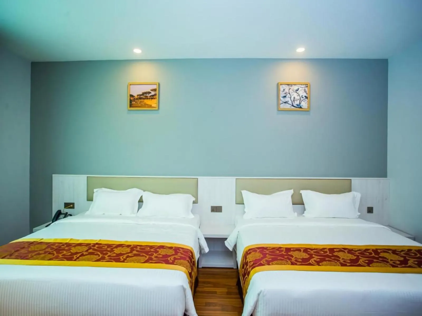 Bed in Austin Park Hotel