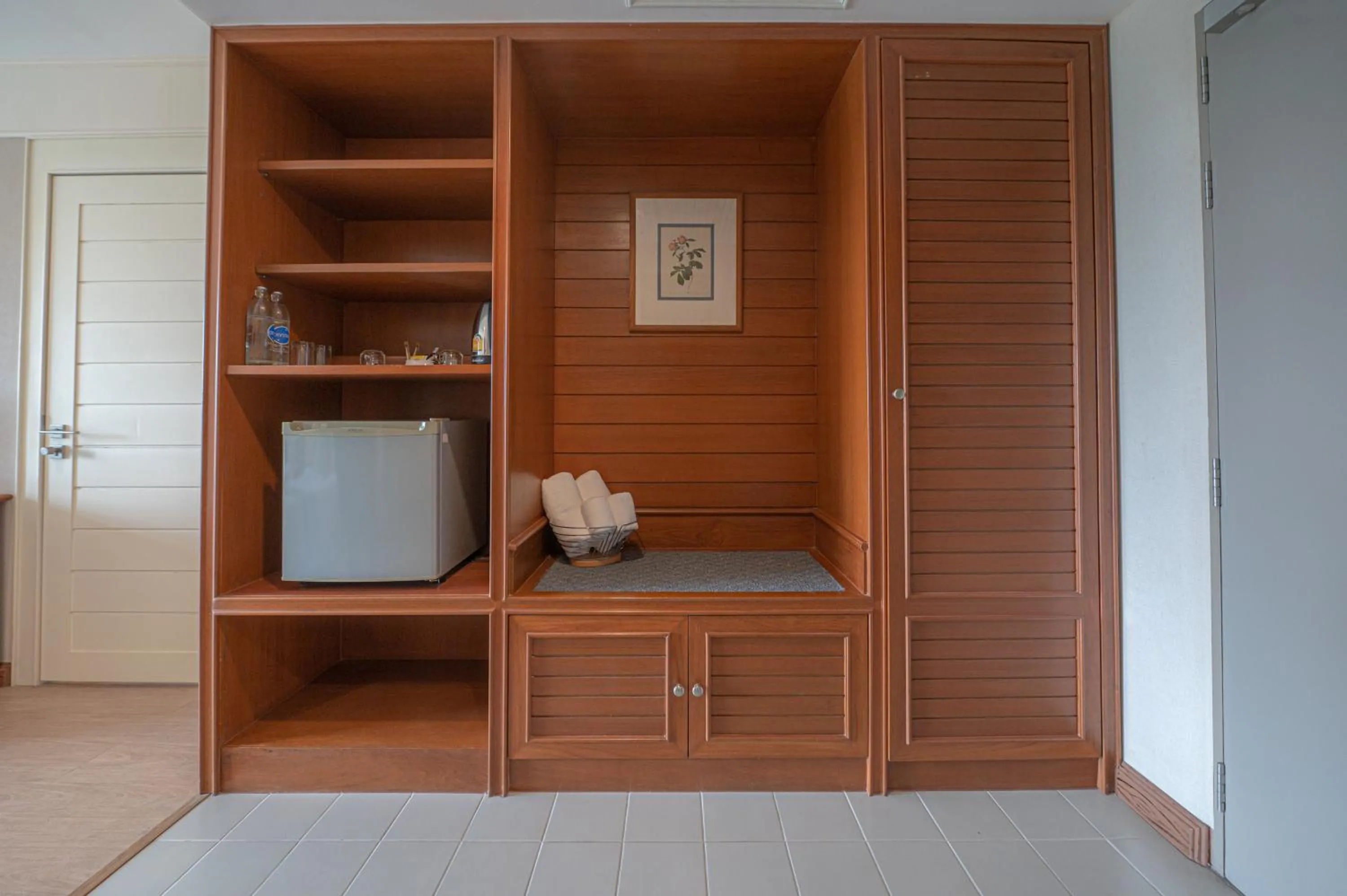 wardrobe in Eco Hotel by Thammasat