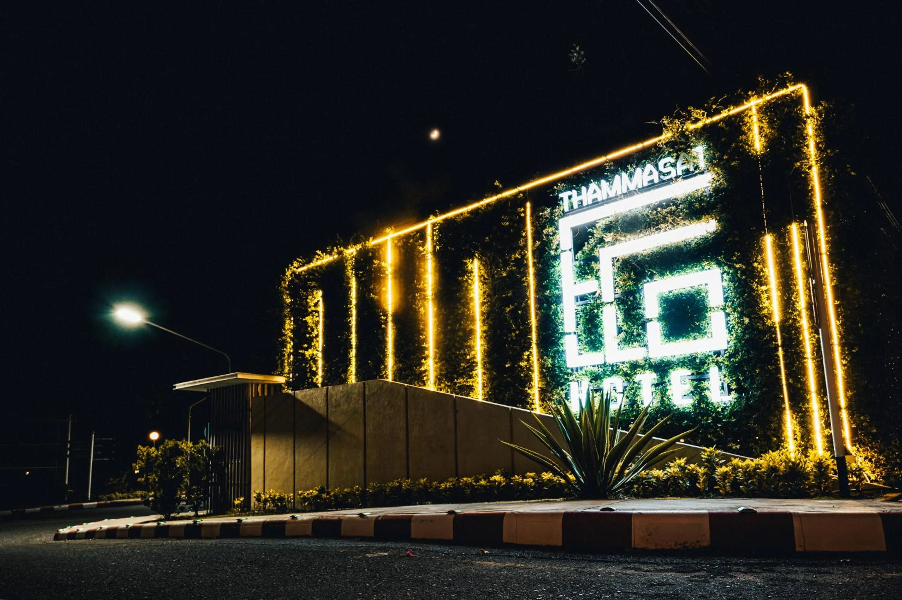 Night in Eco Hotel by Thammasat