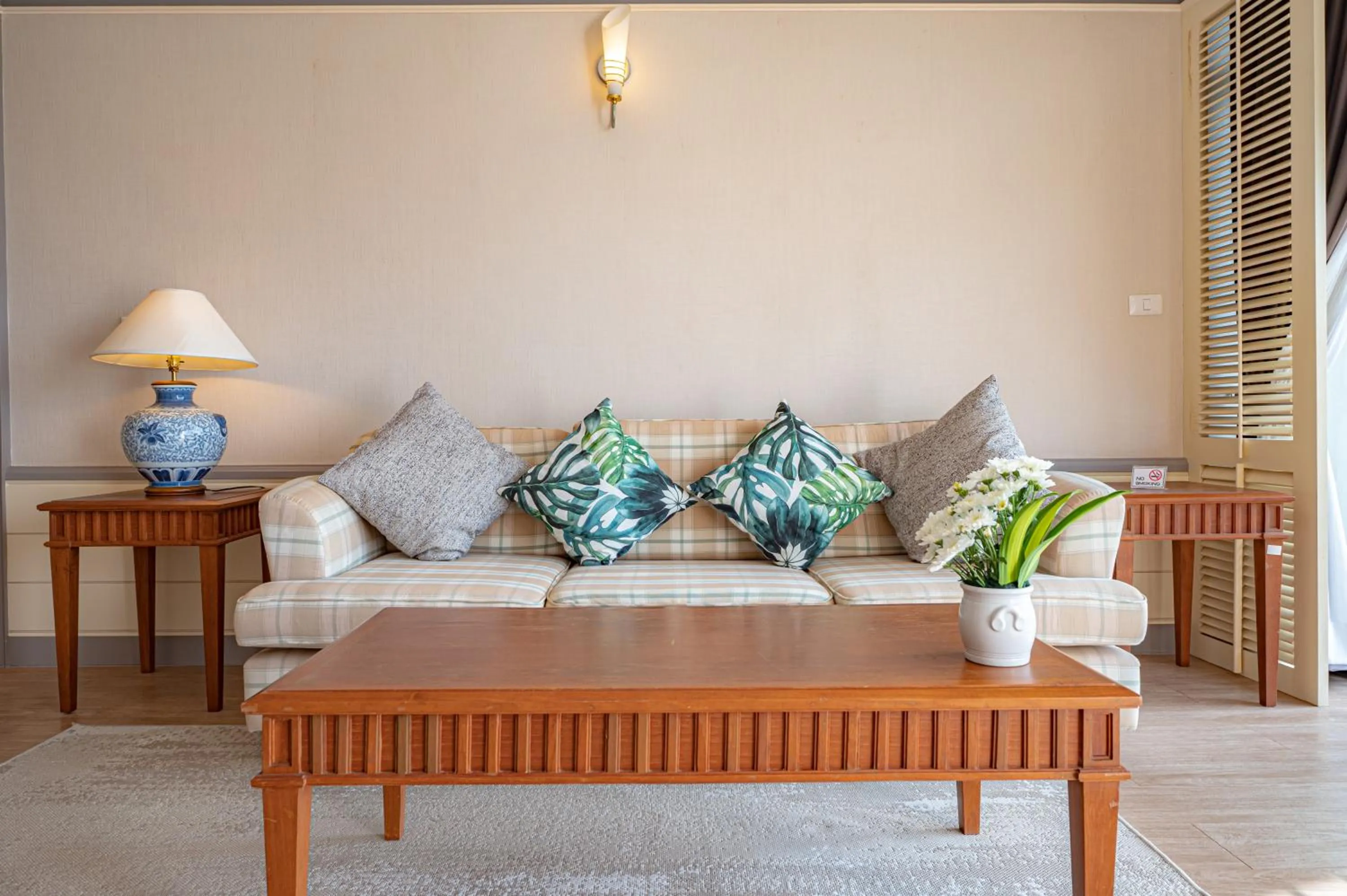 Living room in Eco Hotel by Thammasat