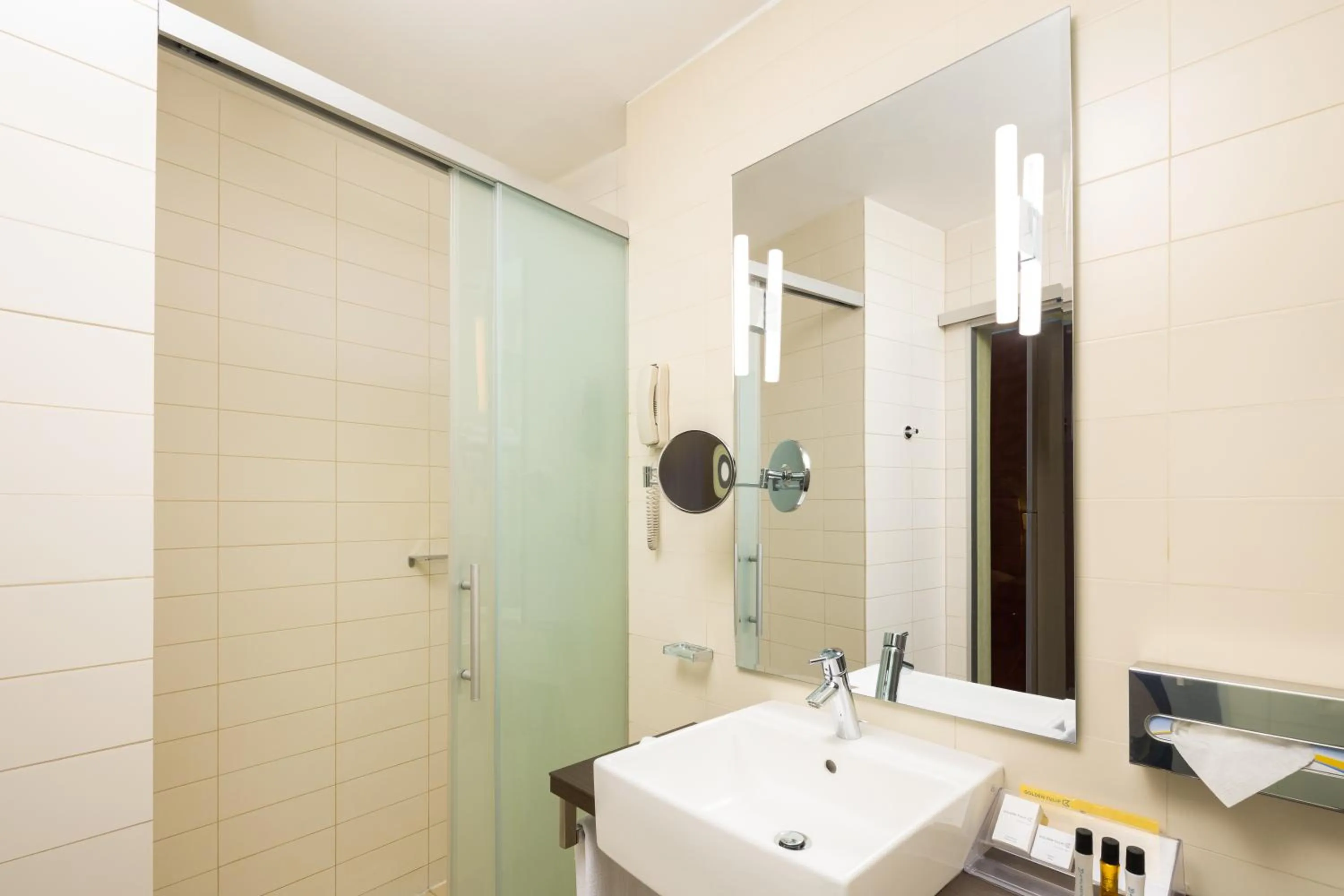 Bathroom in Hotel Golden Tulip Ana Tower Sibiu